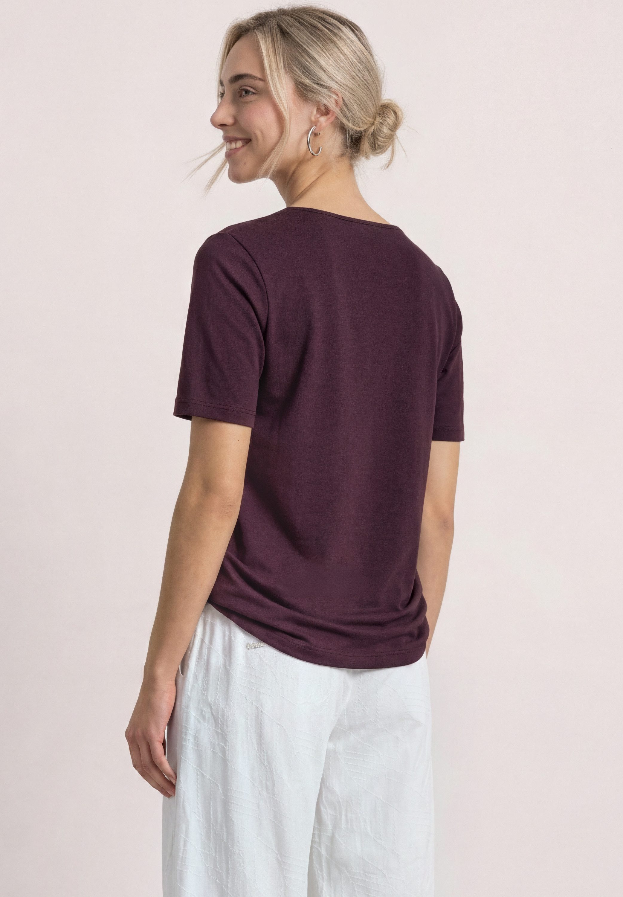 STREET ONE Kurzarmshirt Style Ada Sommershirt mit Herz-Ausschnitt