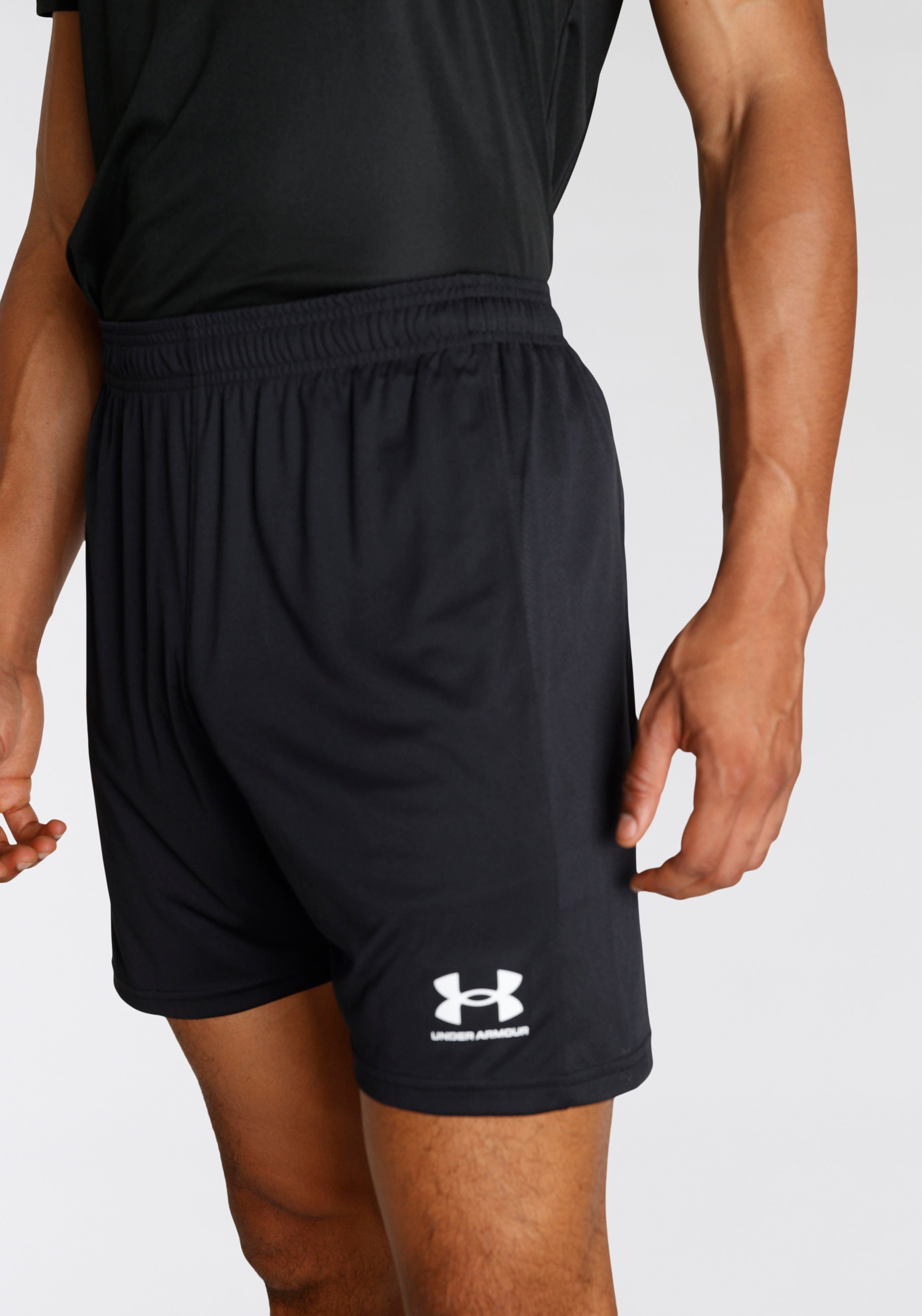 Under Armour® Shorts UA M CHALLENGER TRAIN SHORT (1-tlg)