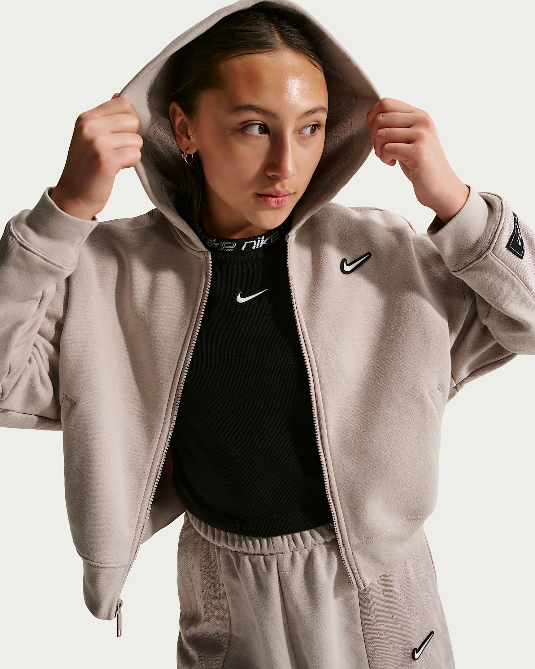 Nike Sportswear Sweatshirt Nike Sportswear Big Kids' (Girls) Fleece Long-Sleeve Top für Kinder und Jugendliche, mit sportlichem Stil