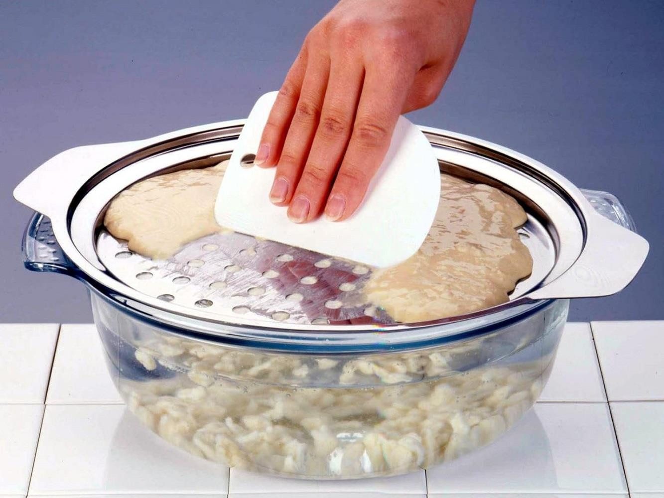 CHG Back-Set c, h, g Spätzle-Profi, EasyDo, mit Teigschaber, ca. Ø 27,5 x 1,8 cm, (1 Spätzle-Profi)