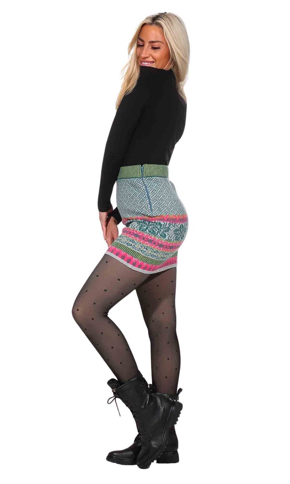 KUNST UND MAGIE Strickrock Bunter Strickrock Knielang aus Schurwolle vom Lamm Feinstrick Boho