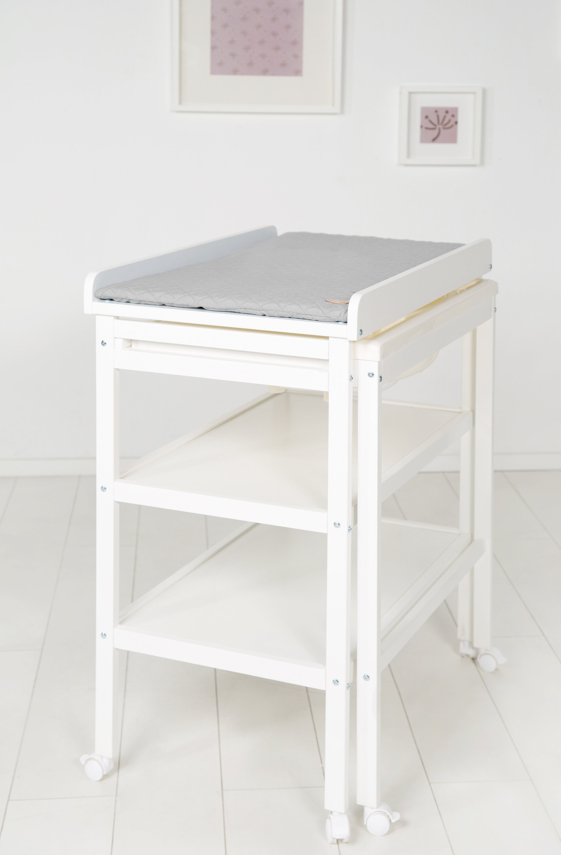 roba® Bade- und Wickelregal Style, Baby Pool, weiß, inkl. herausziehbarer Badewanne und Wickelauflage silbergrau