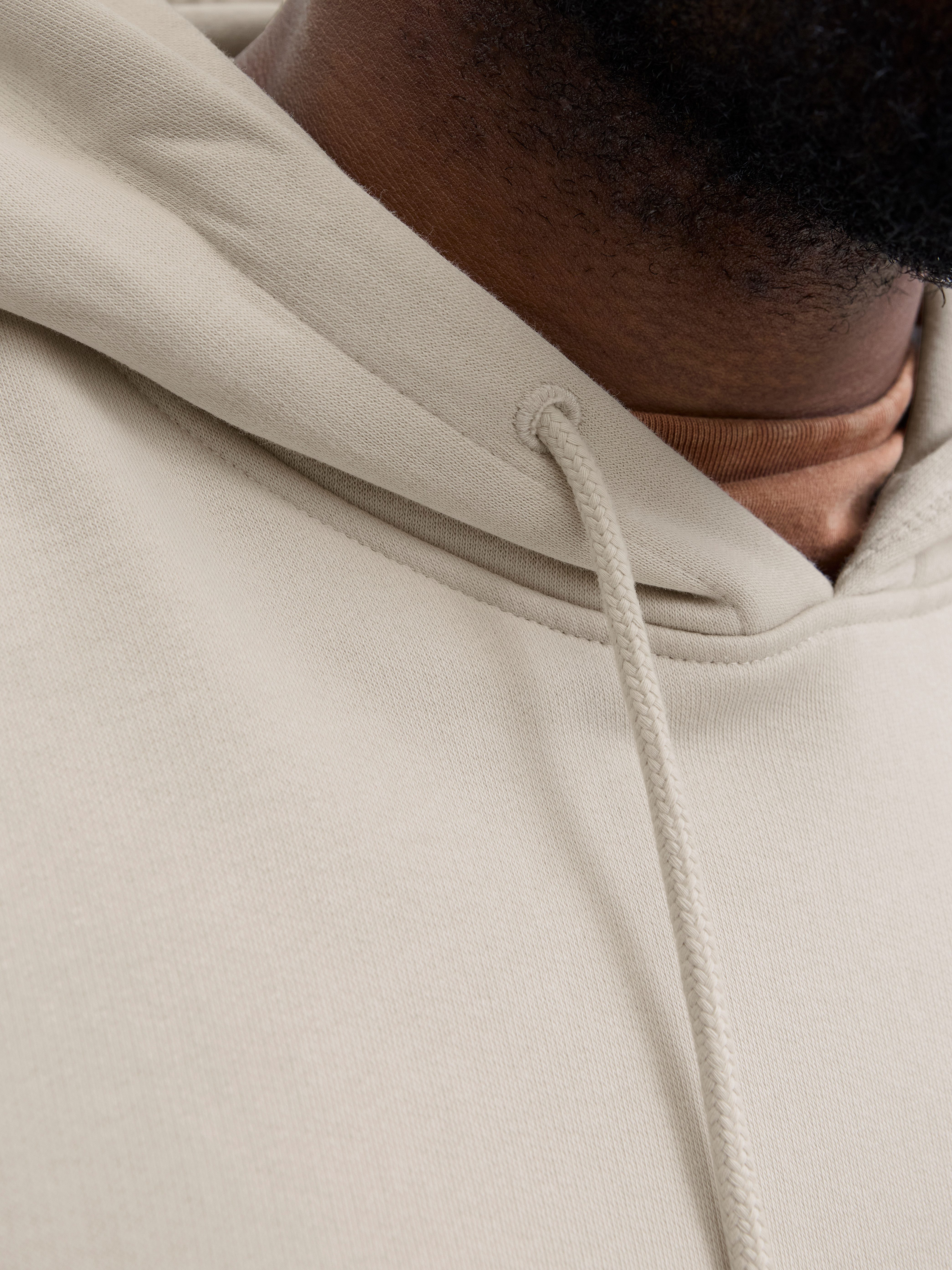 Jack & Jones PlusSize Kapuzensweatshirt JJESOHO SWEAT HOOD NOOS PLS mit Logobranding – Bild 3 von 5
