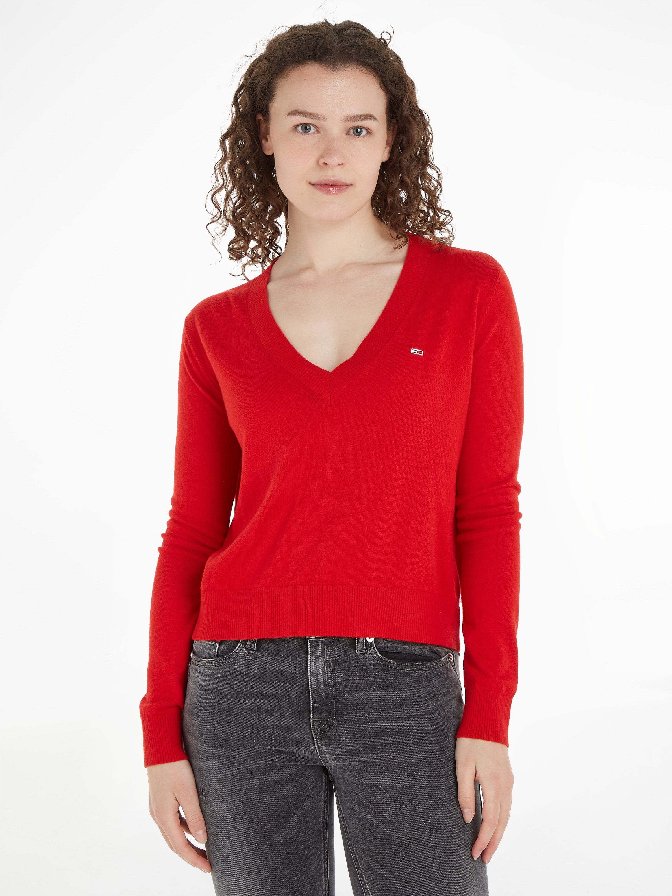 Tommy Jeans V-Ausschnitt-Pullover TJW ESSENTIAL VNECK SWEATER mit Tommy Jeans Markenlabel Deep Crimson