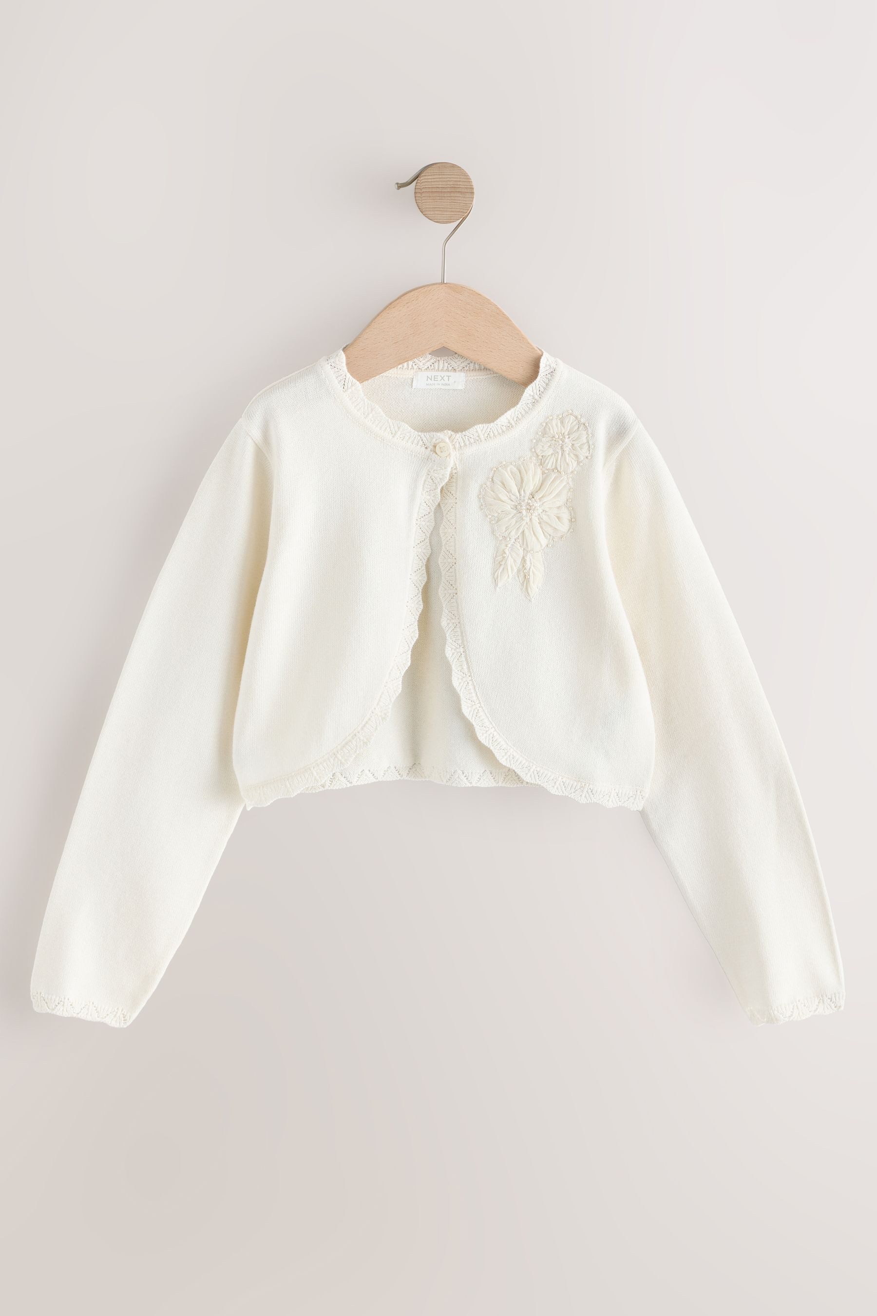 Next Strickjacke Eleganter Shrug mit Zierdetails 100 % Baumwolle (1-tlg)