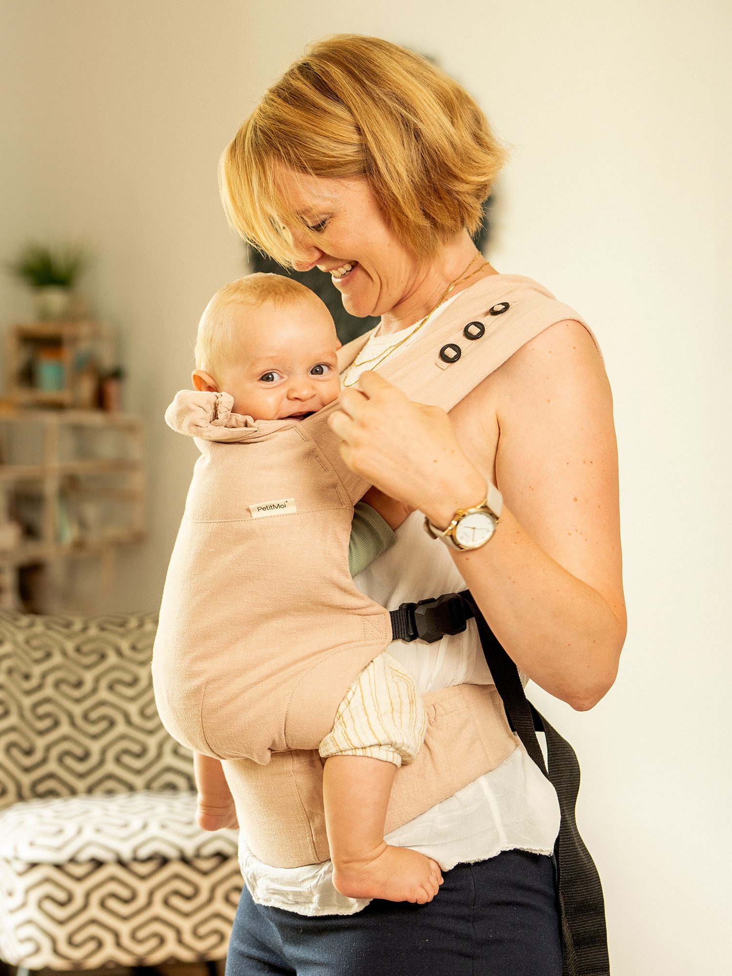 Petit Moi Babytrage Première, Kindertrage, 3,5 - 15kg, hoher Tragekomfort, Premium Qualität