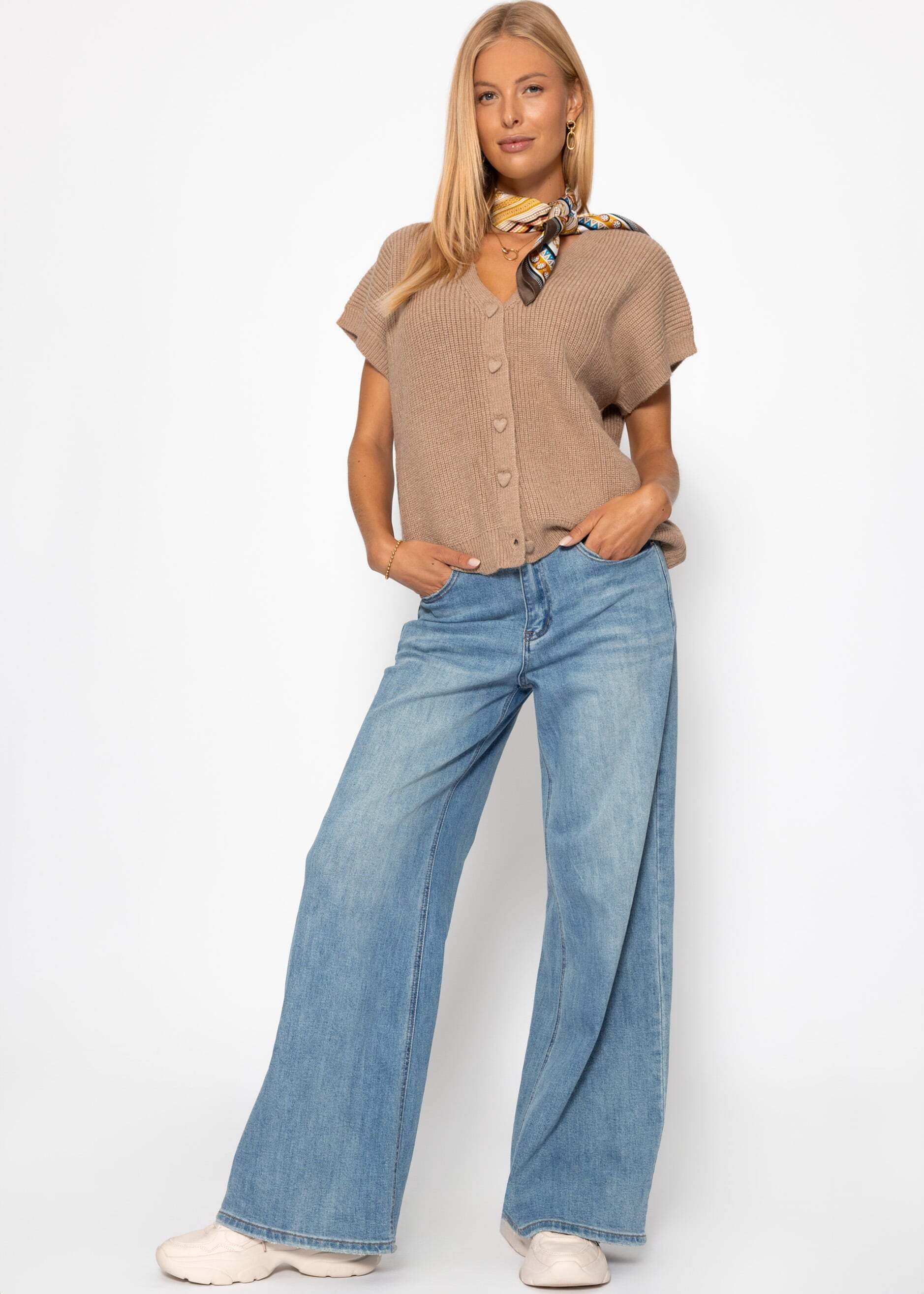 SASSYCLASSY Kurzweste Strickweste mit Herzknöpfen für Damen Weiche Weste mit kurzen Ärmeln und V-Ausschnitt Beige Burgundy