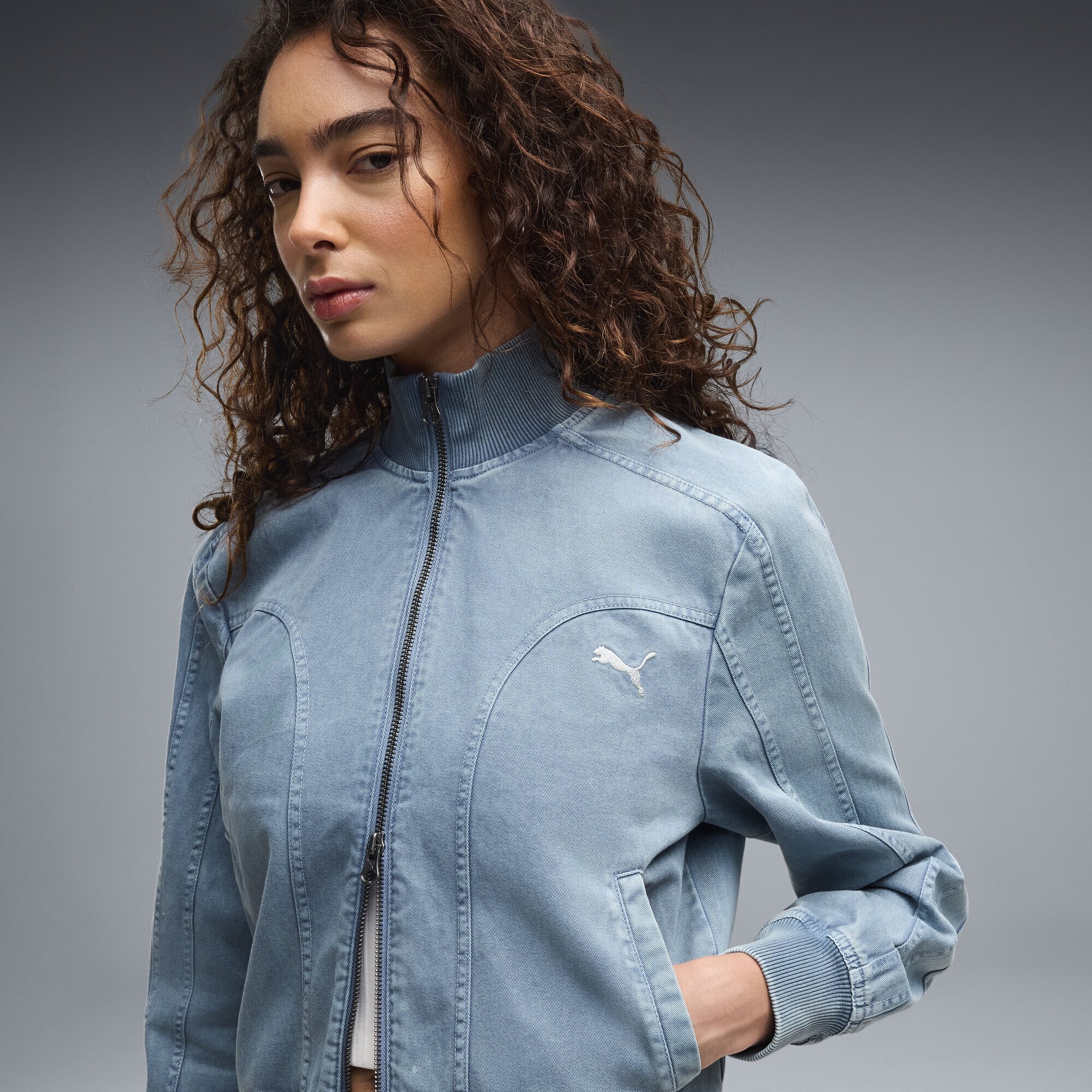 PUMA Trainingsjacke FUTURE.PUMA.ARCHIVE Washed Twill Kurze Jacke Damen