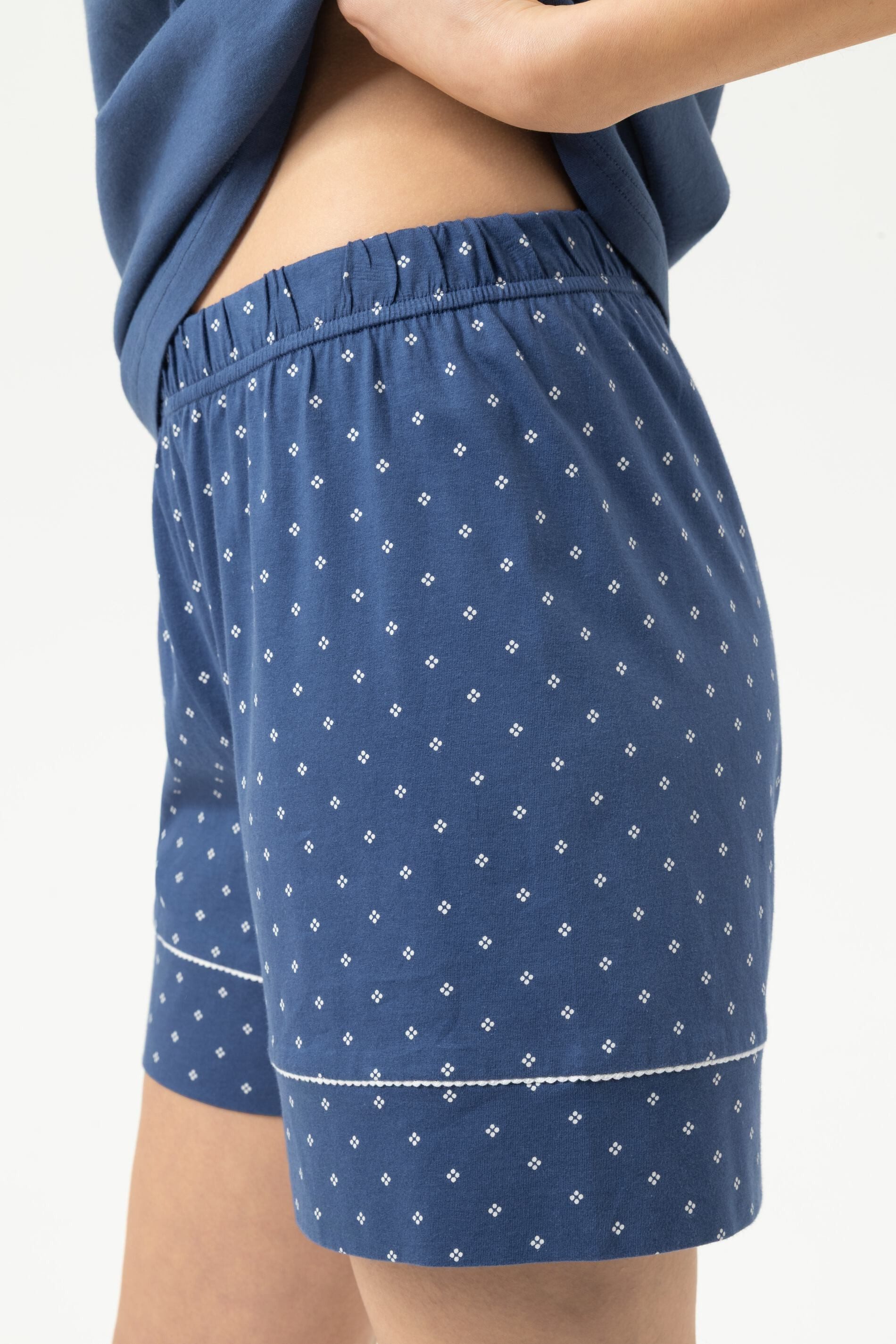 Mey Schlafanzug Mey Anzug kurz Serie Polka Dreams mit Print Pyjama (2 tlg) Reine Baumwolle, Jersey-Qualität, purer Komfort