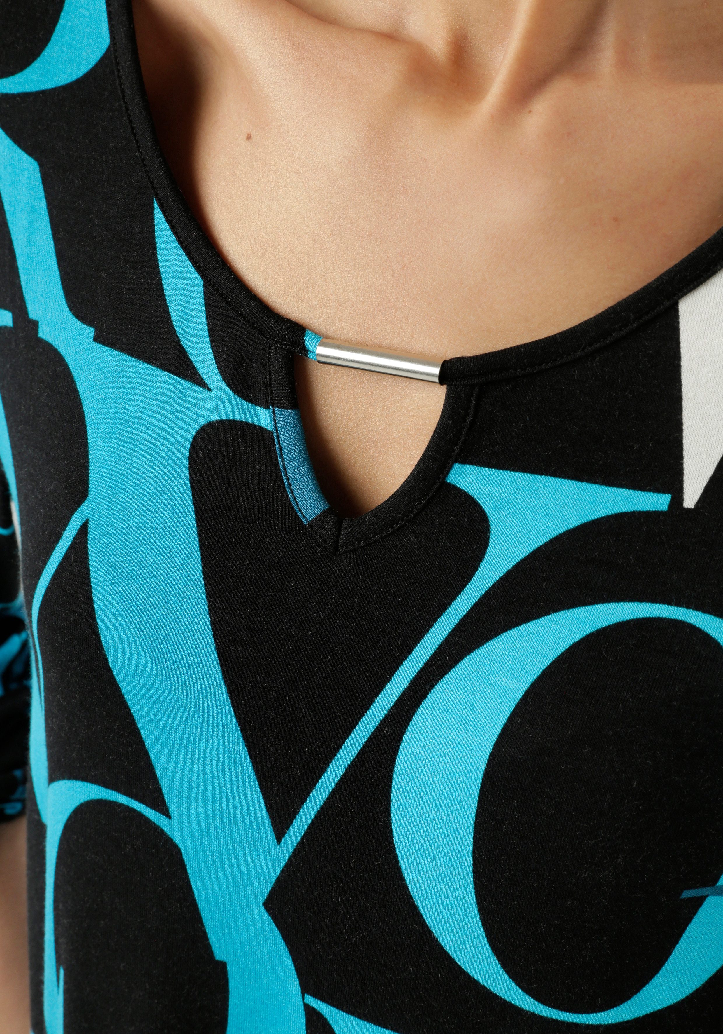 Aniston SELECTED Langarmshirt mit Cut-out und trendy Buchstabendruck – Bild 3 von 5