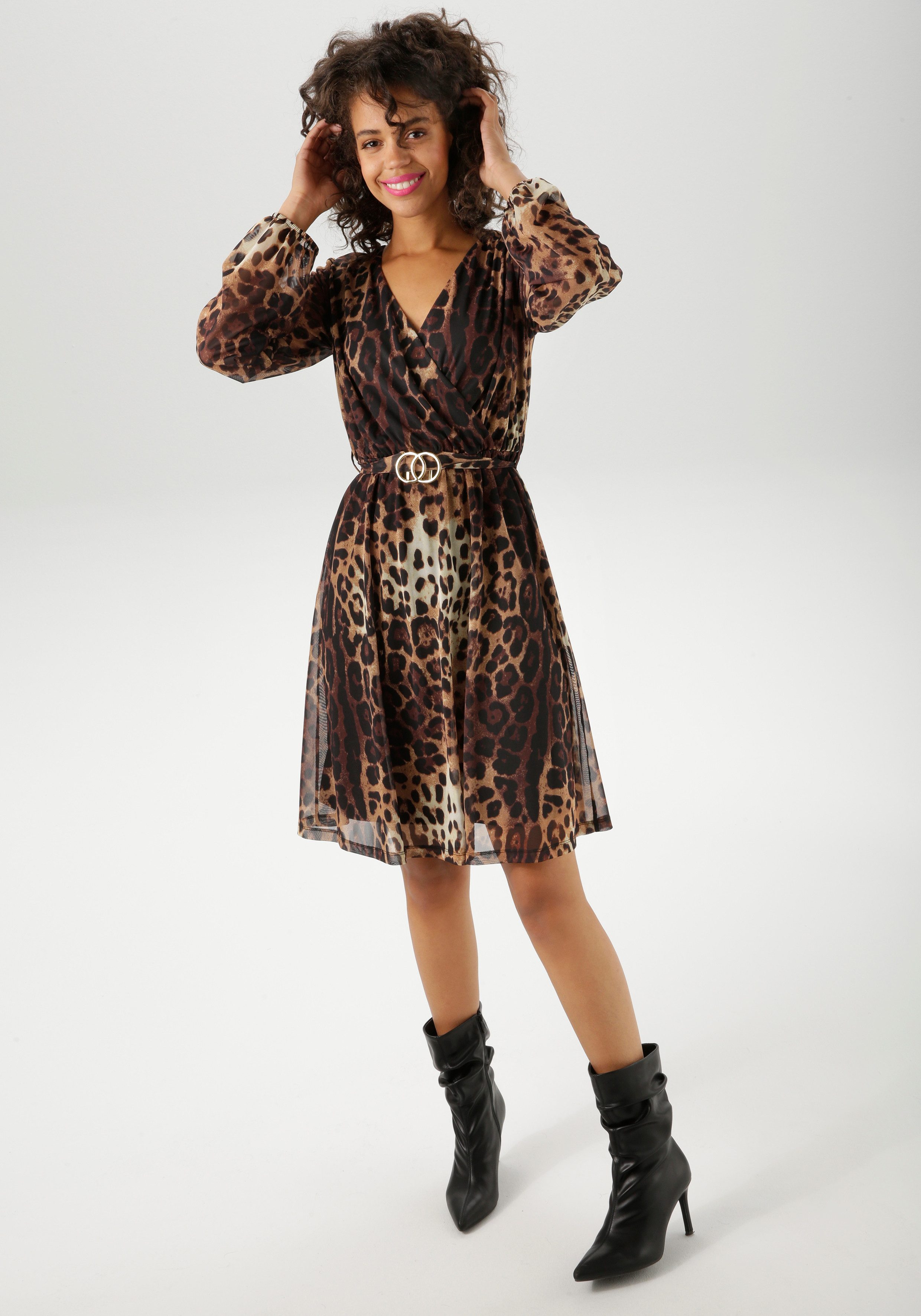 Aniston CASUAL Blusenkleid mit dekorativer Brosche am fixiertem Bindegürtel günstig online kaufen