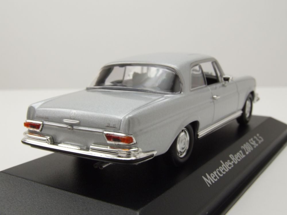 Maxichamps Modellauto Mercedes 280 SE 3.5 Coupe W111 1970 silber, Maßstab 1:43