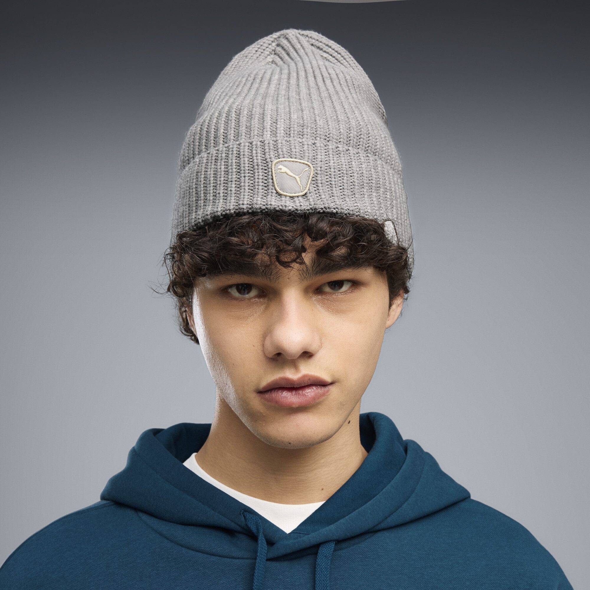 PUMA Beanie PUMA Cat Patch Beanie mit mittelhoher Krone Erwachsene