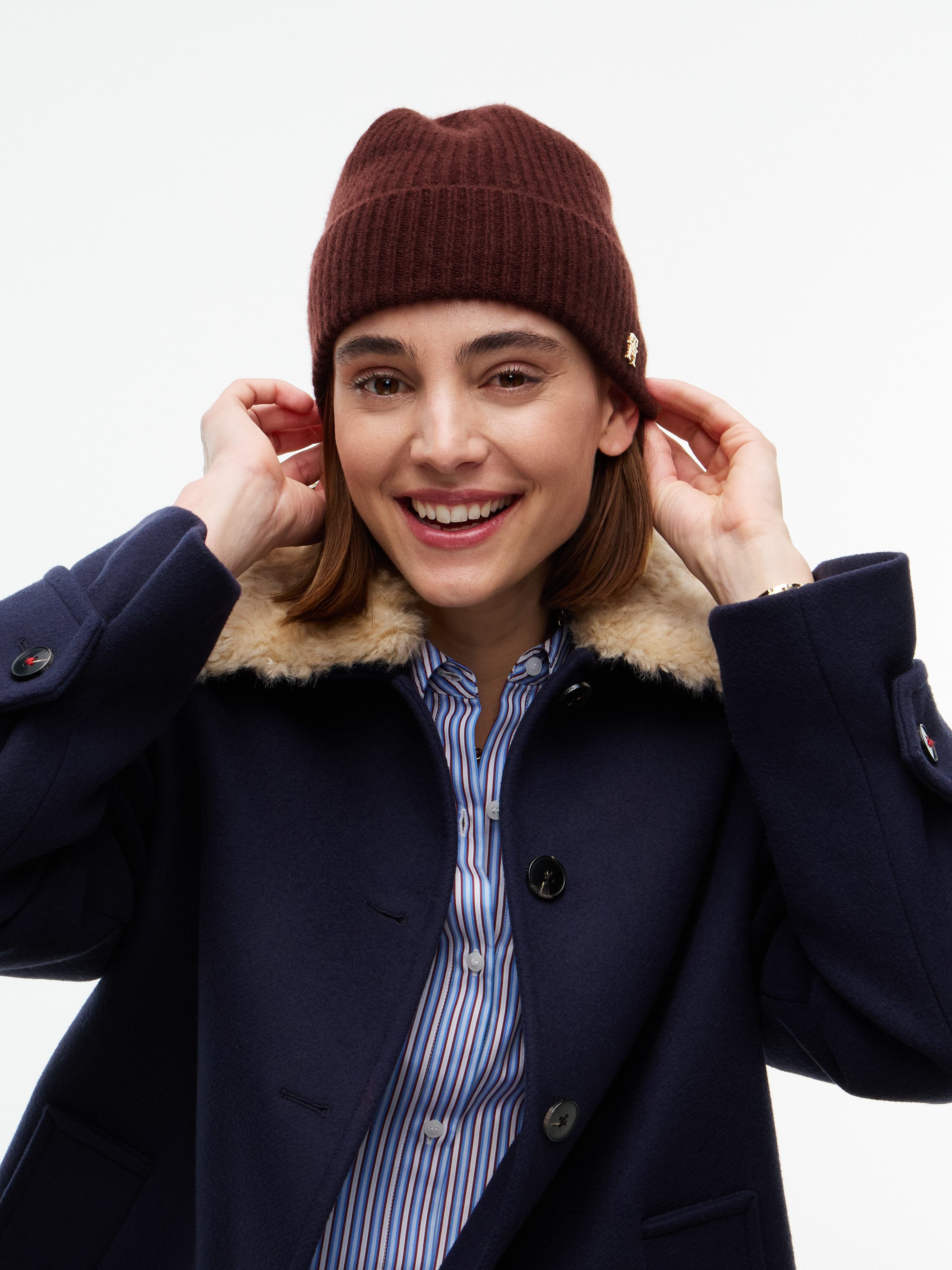 Tommy Hilfiger Beanie CASHMERE BEANIE Regular fit mit Markenlogoemblem