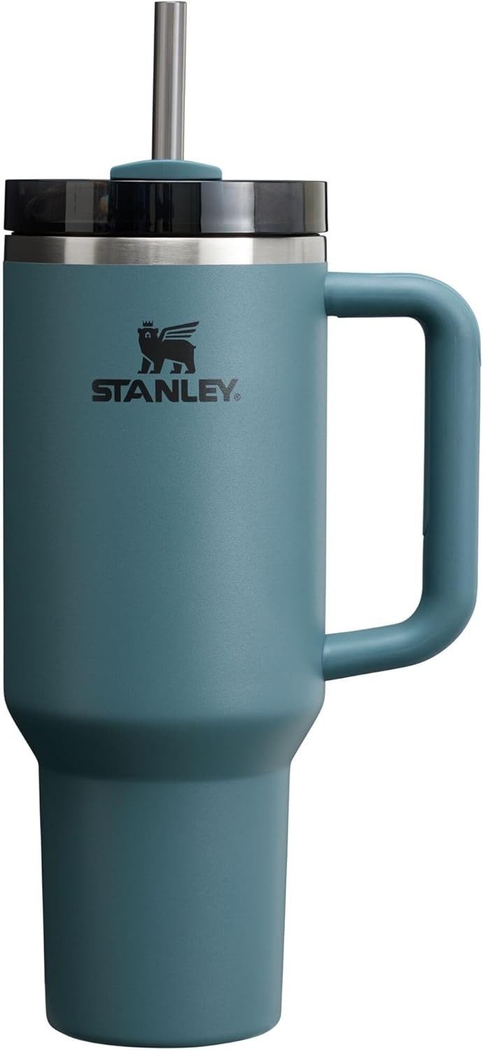UE Stock GmbH Thermobecher Stanley 1913 Quencher Flowstate H2.0 1.18L Blue Spruce, BPA Frei, Mit Strohhalm