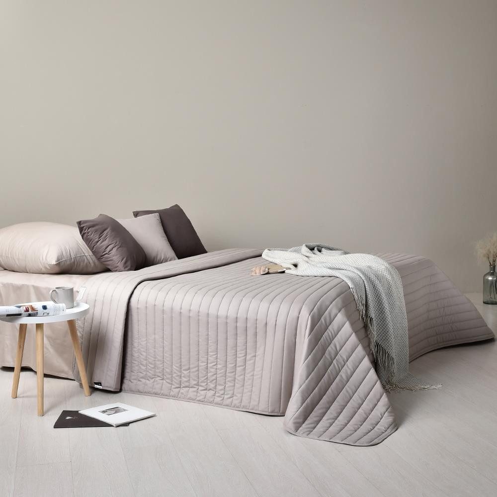 SEI Design Bettüberwurf Living Trend Taupe hell 240x220 cm, gesteppte Tagesdecke