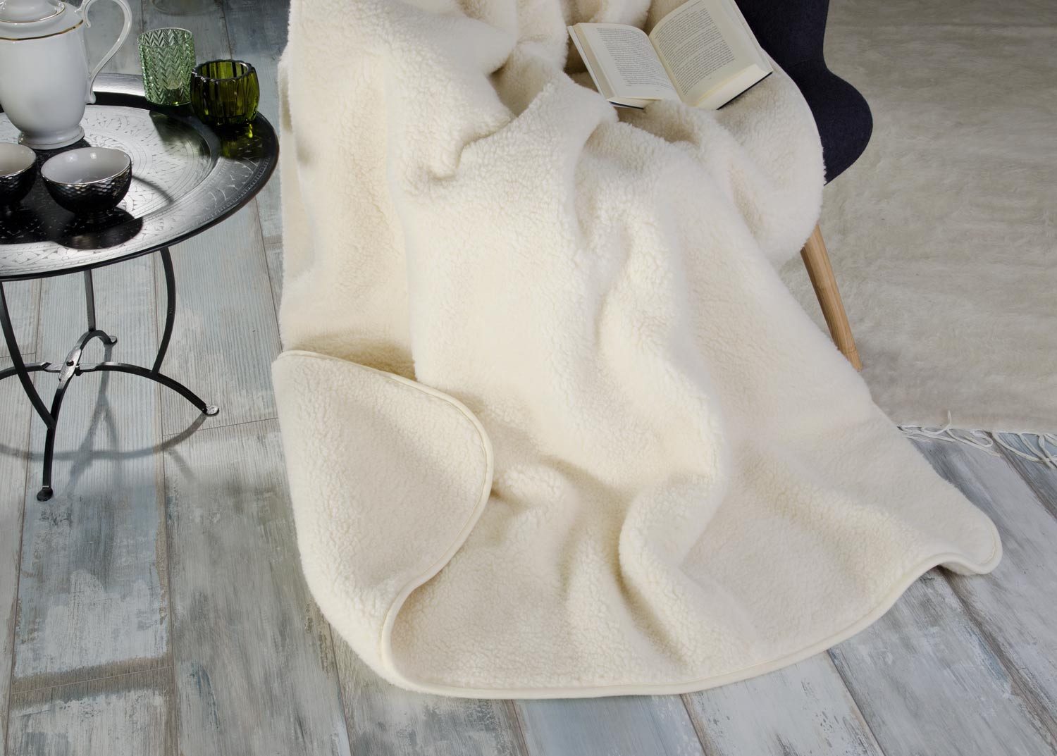 Wolldecke Dicke Wolldecke (Bettdecke) "Luka" 100% Merinowolle, Wohnen und Accessoires GmbH & Co. KG