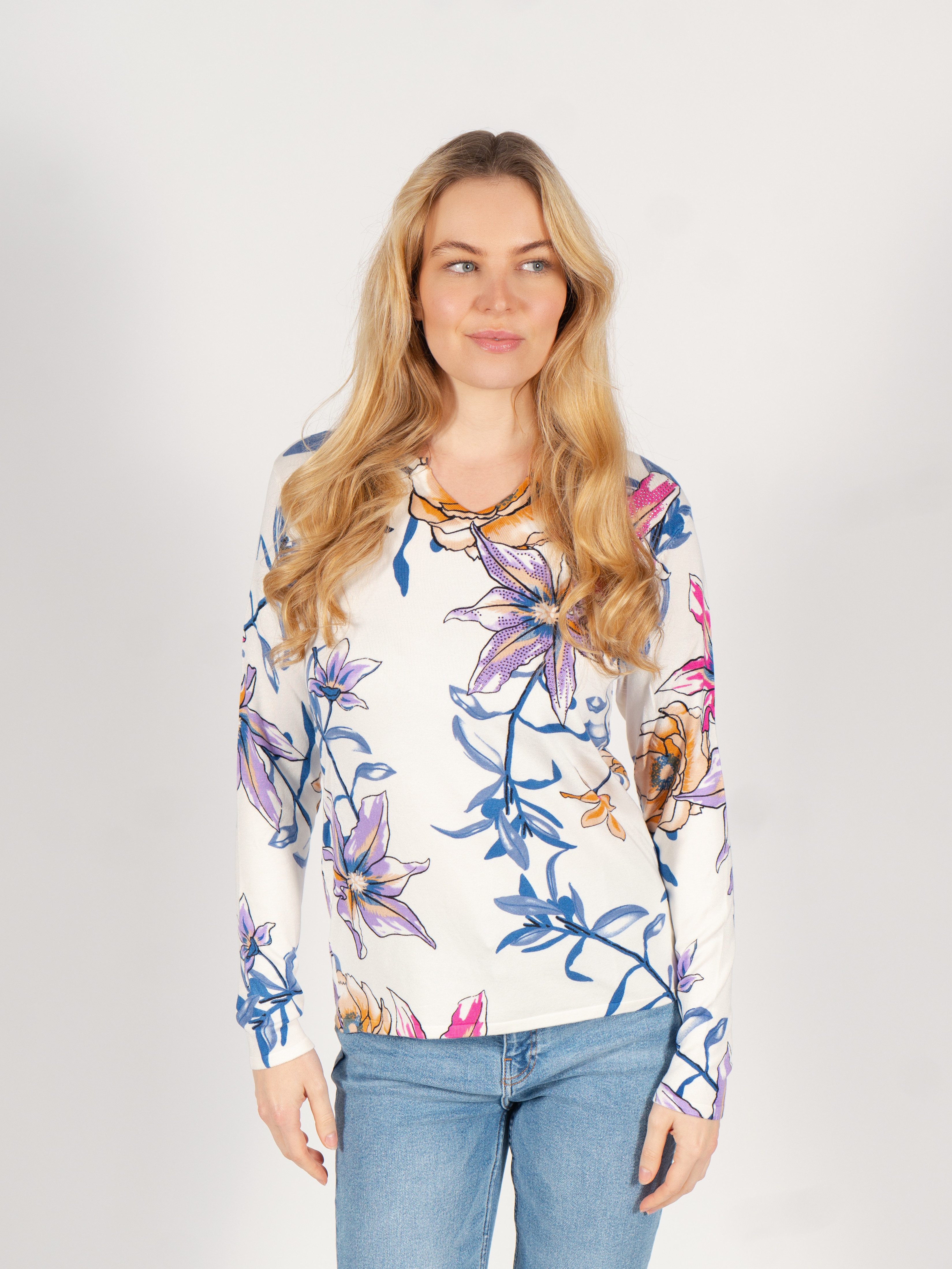 Passioni Strickpullover in weiß mit blauen Lillien und Glitzersteinen günstig online kaufen