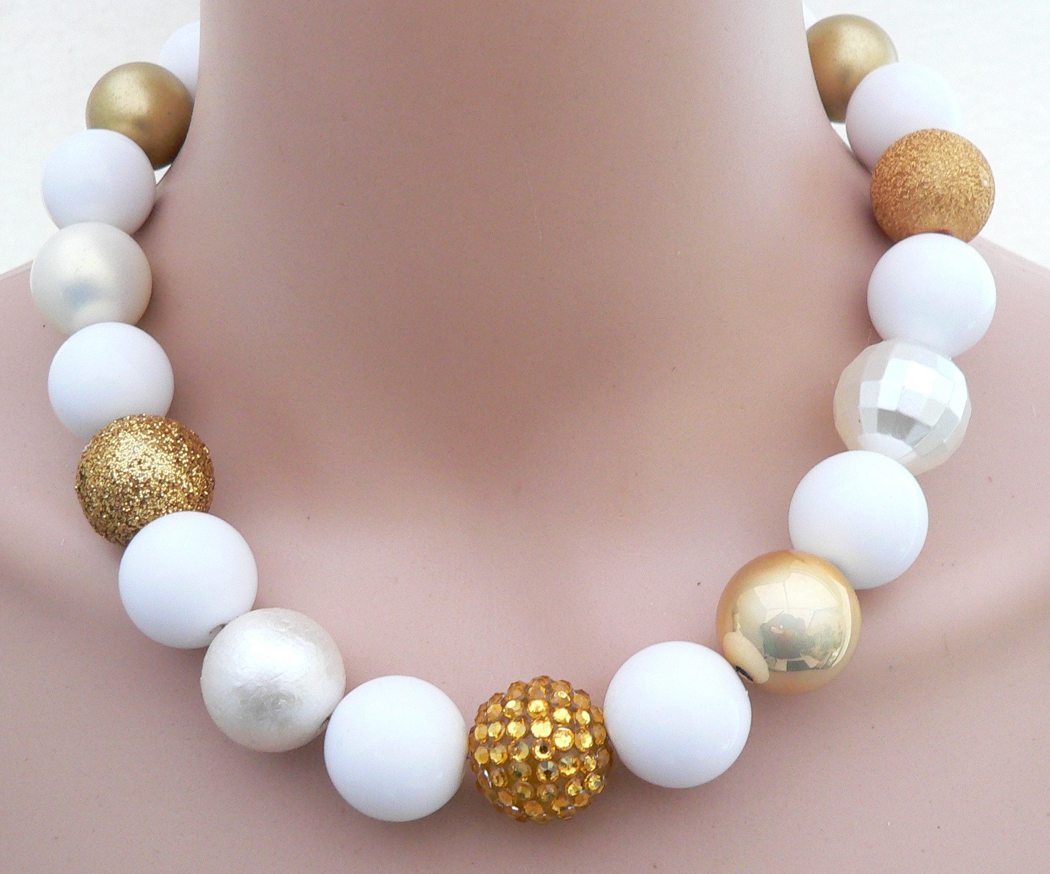 traumschmuck Statementkette 247k Halskette Statement Perlenmix 19/20mm weiß creme (inkl Schmuckbox), handgefertigt, Made in Germany