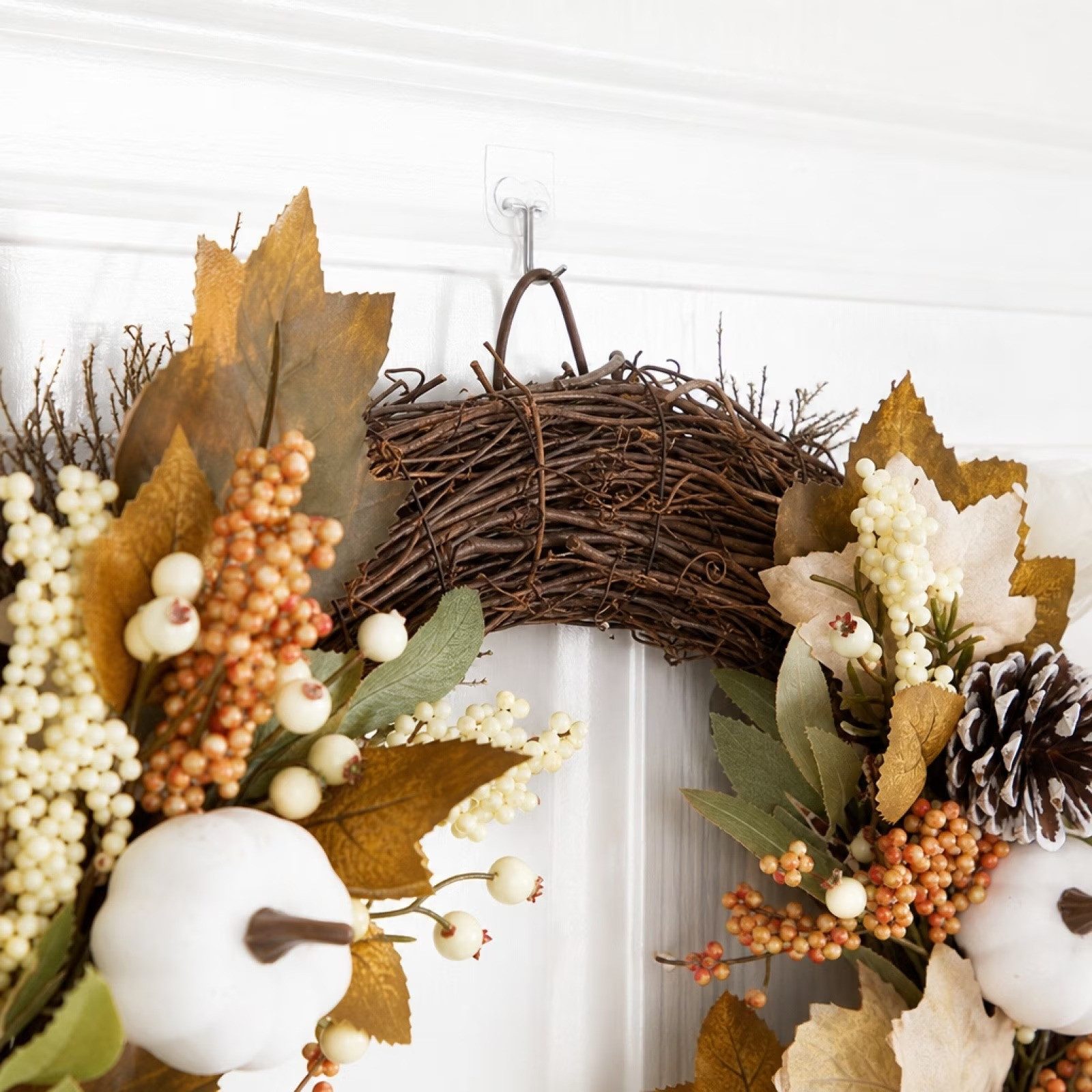 Diwzbyn Dekokranz 45cm Herbstkranz, Herbstfarben Kürbis Beeren Kranz, Dekorativer Türkranz für Halloween, Thanksgiving und Erntedankfest – Bild 5 von 5