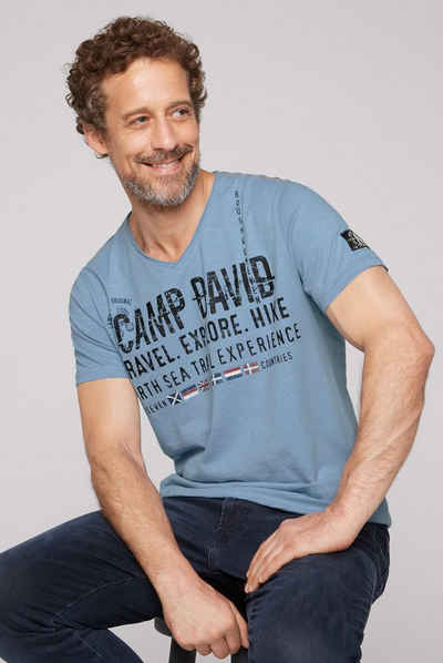 CAMP DAVID V-Shirt mit offener Kante am Ausschnitt