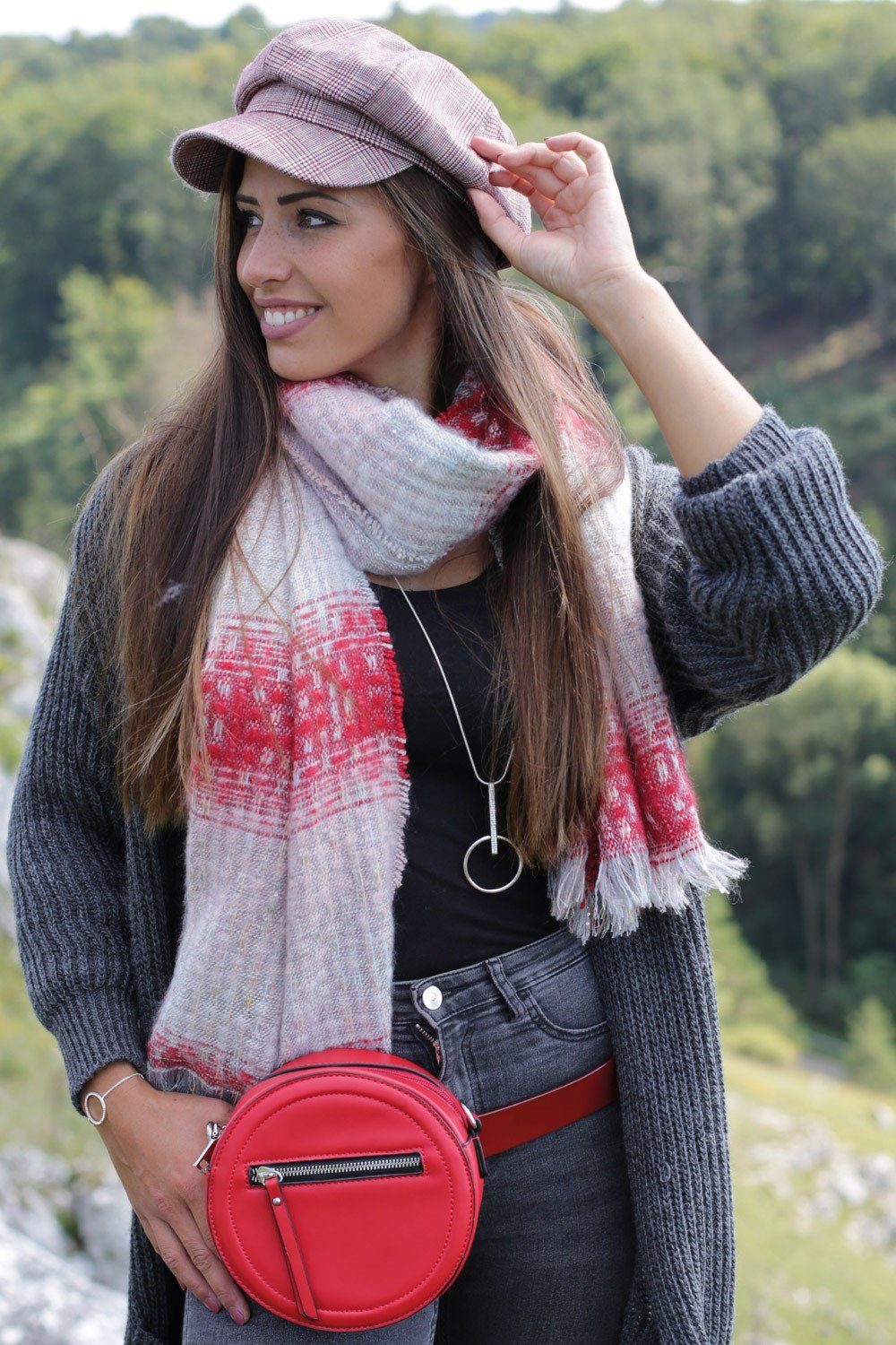 styleBREAKER Modeschal Warmer Schal mit Streifen Web Muster und Pailletten, (1-St)