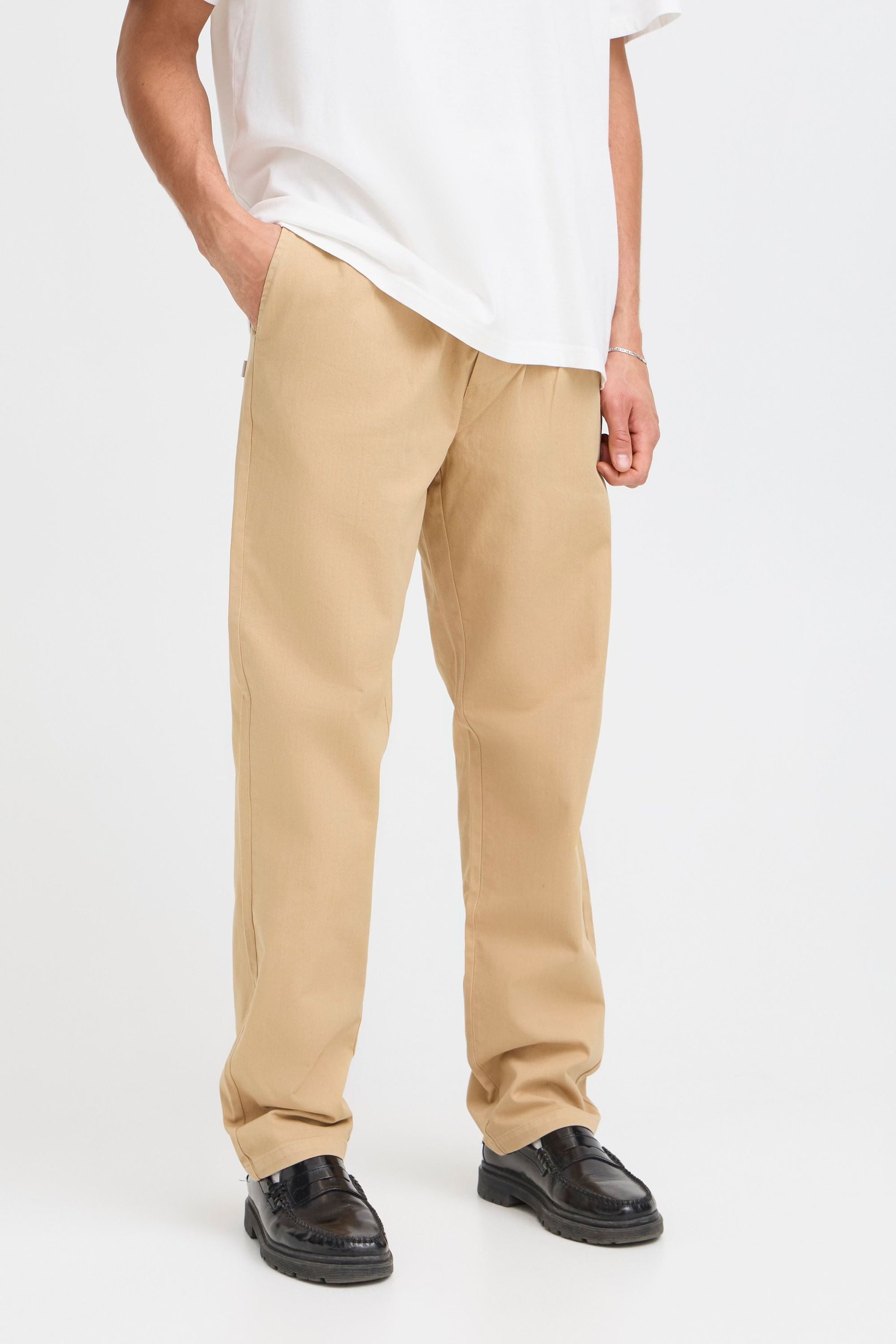 !Solid Chinohose SDLIAM ELAS. Modische Joggpants mit praktischen Taschen