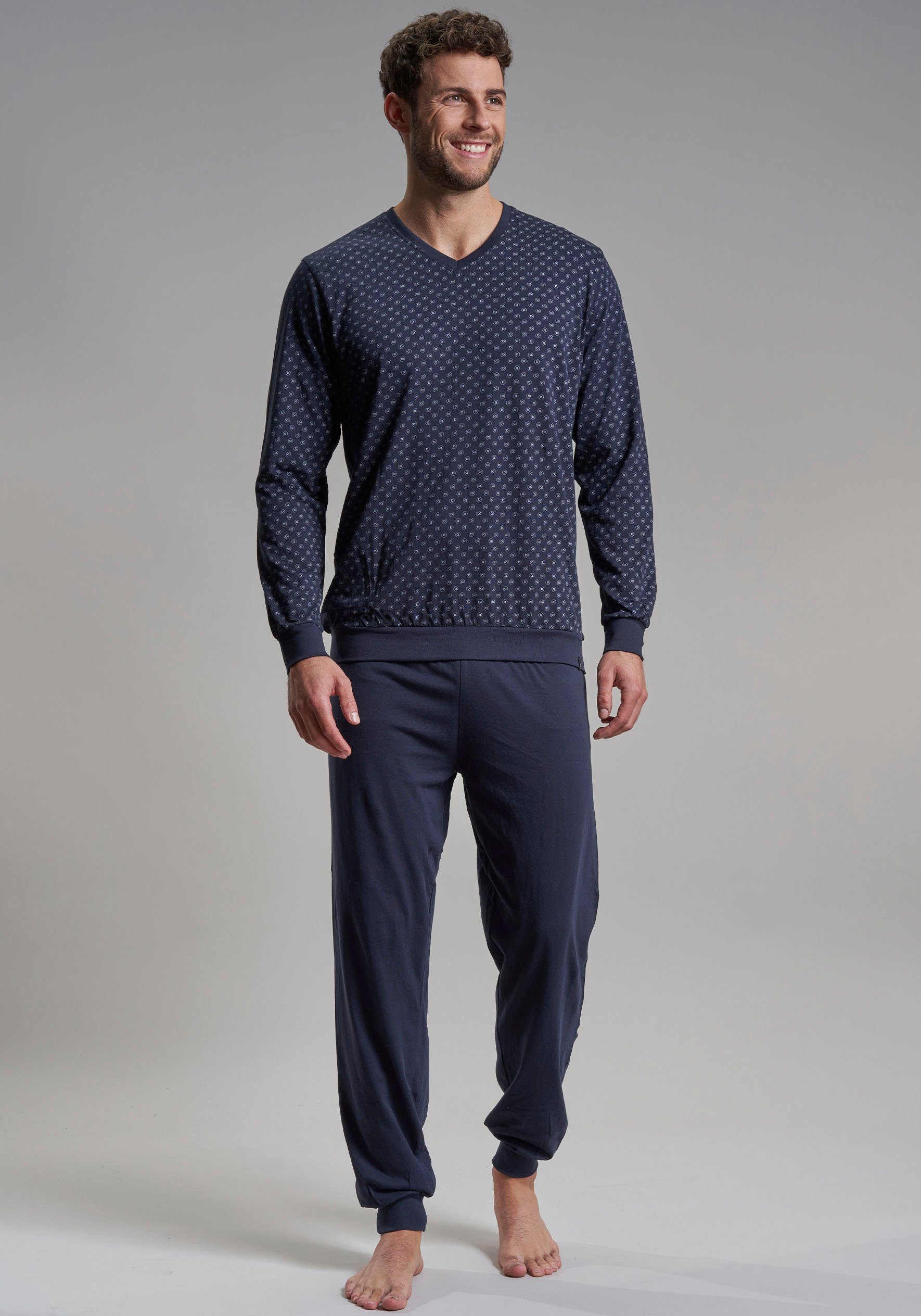 bugatti Pyjama (2 tlg) mit modischem V-Ausschnitt