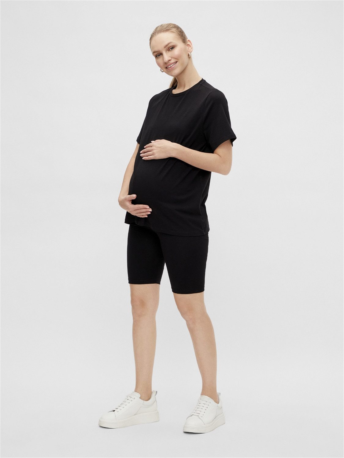 Mamalicious Shorty MLSALLY SOLID T-SHIRT & SHORTS SET NOOS (Set, 2 tlg) aus Baumwolle und Elasthan, Oversize-Passform, mit elastischem Bund