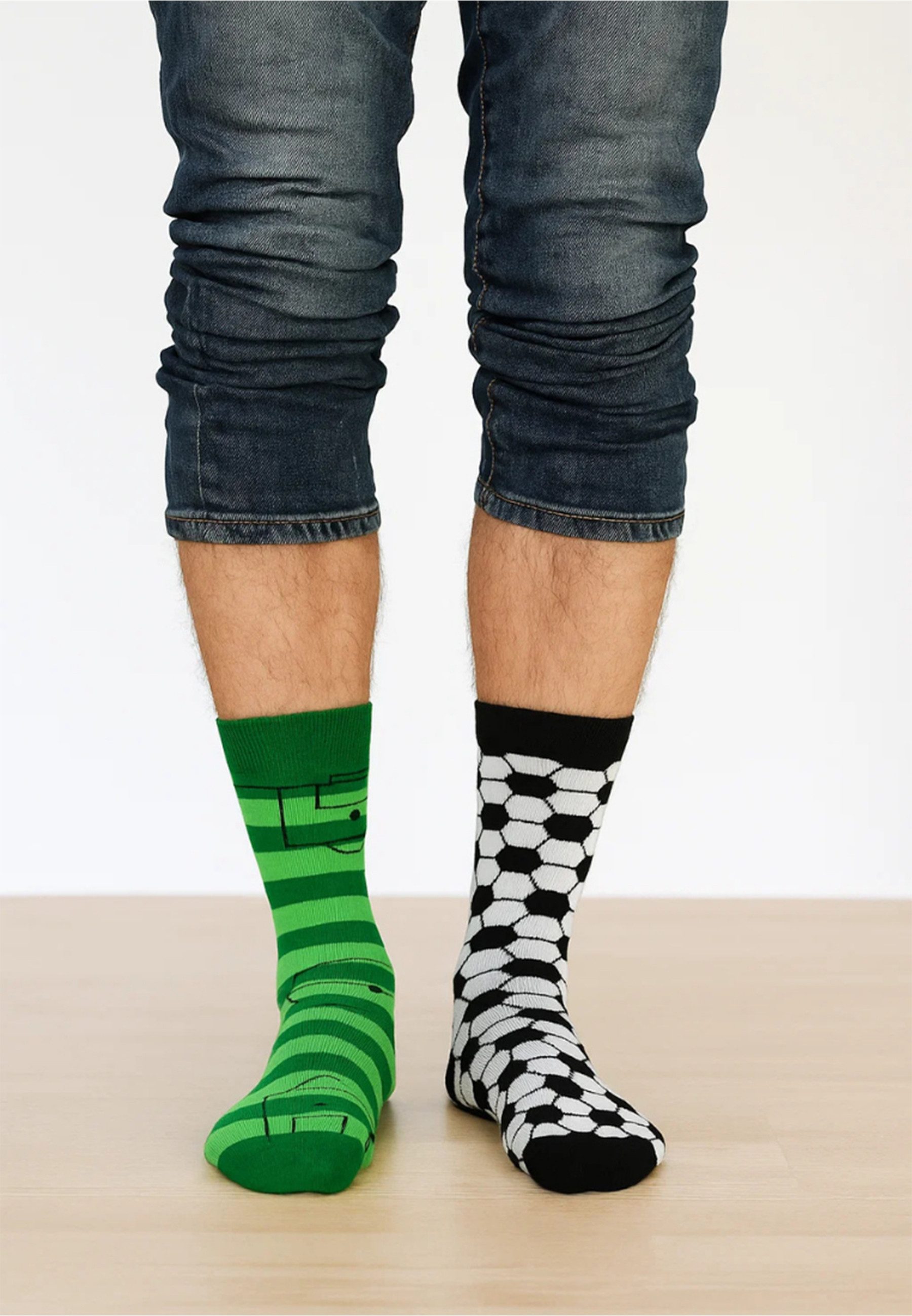Yuhu Socken Herren Fußball-Socken mit Fußballfeld-Motiv, Baumwolle, 2 Größen (2-Paar)