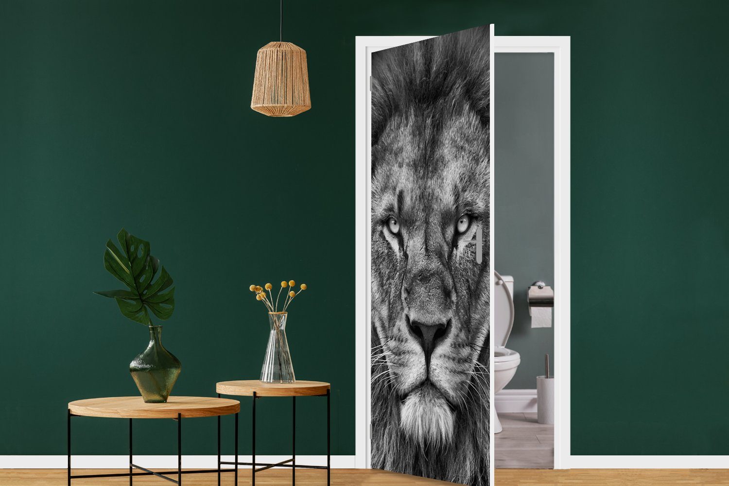 Löwe Tiere MuchoWow 75x205 Tür, bedruckt, - cm Schwarz - Türtapete - Türaufkleber, St), Weiß Porträt, für Matt, Fototapete - (1