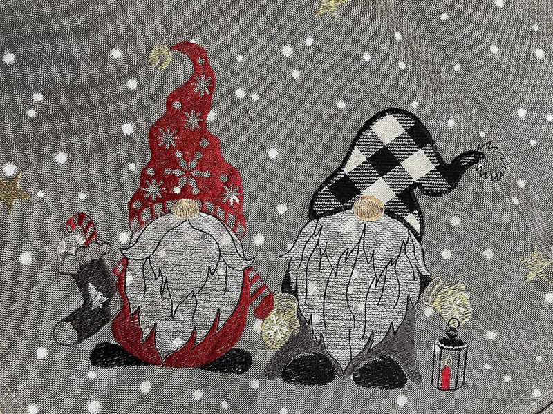 texpot Tischdecke mit Stickerei Wichtel Weihnachten Winter, bestickt