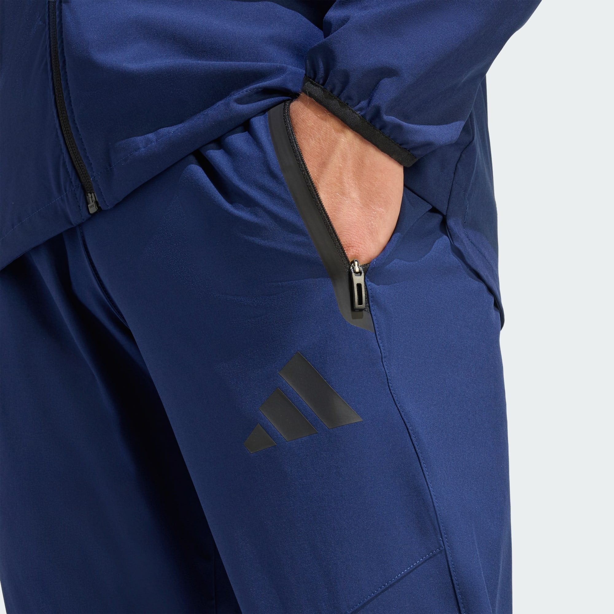 adidas Performance Trainingshose TIRO TRAVEL HOSE, GEWEBT (1-tlg)
