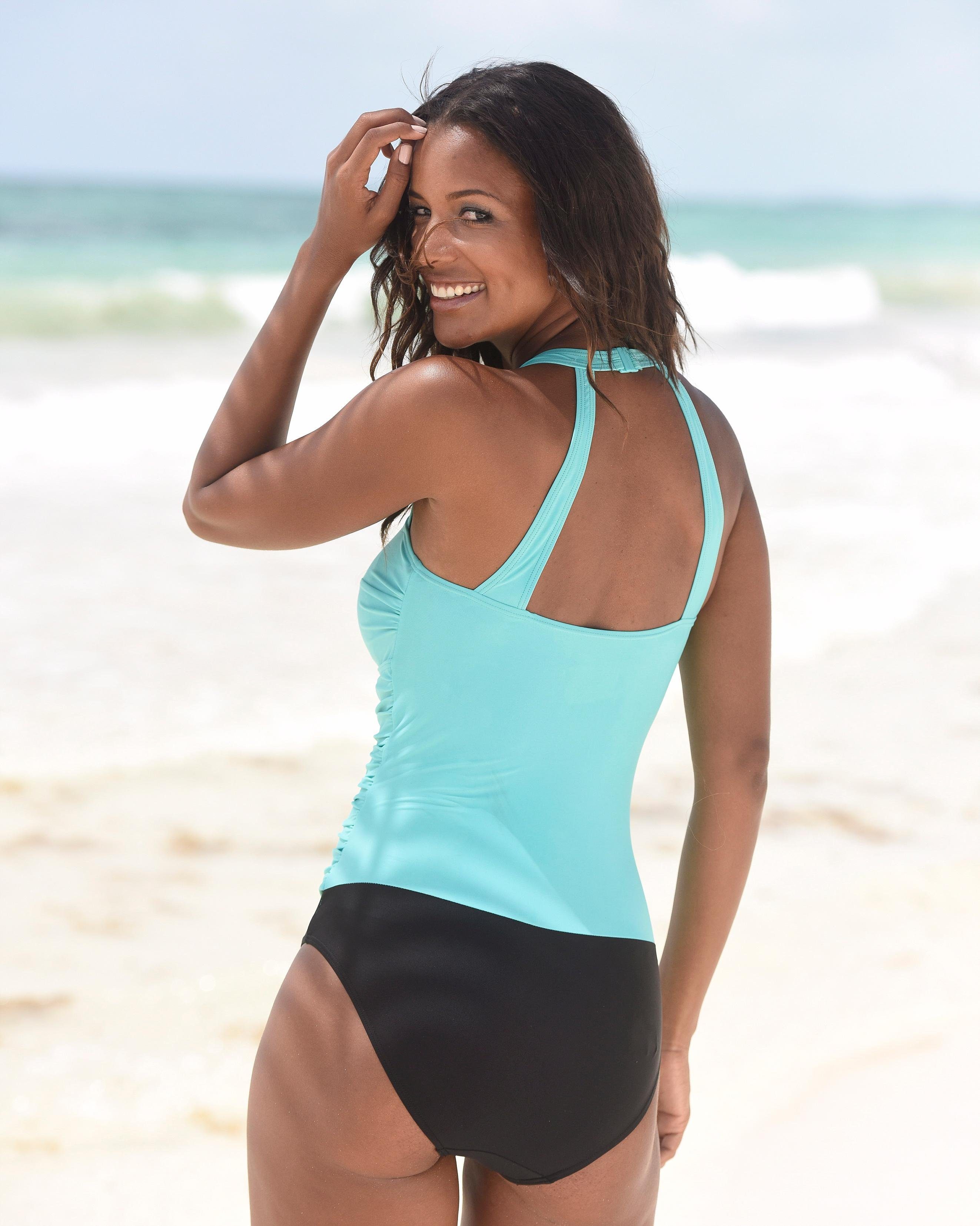 LASCANA Badeanzug mit modischem Rücken und Shaping-Effekt