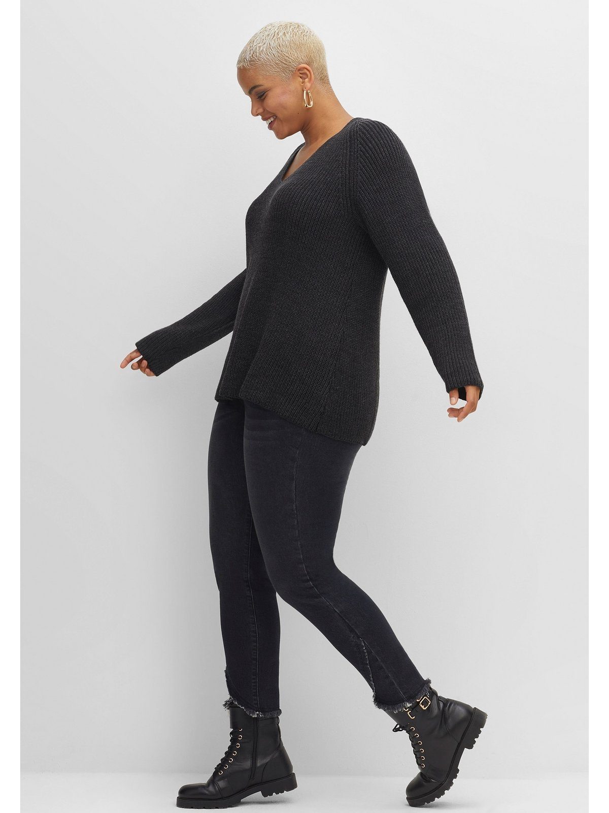 in Größen Sheego meliert mit V-Ausschnitt-Pullover Große Kaschmir, schwarz leichter A-Linie