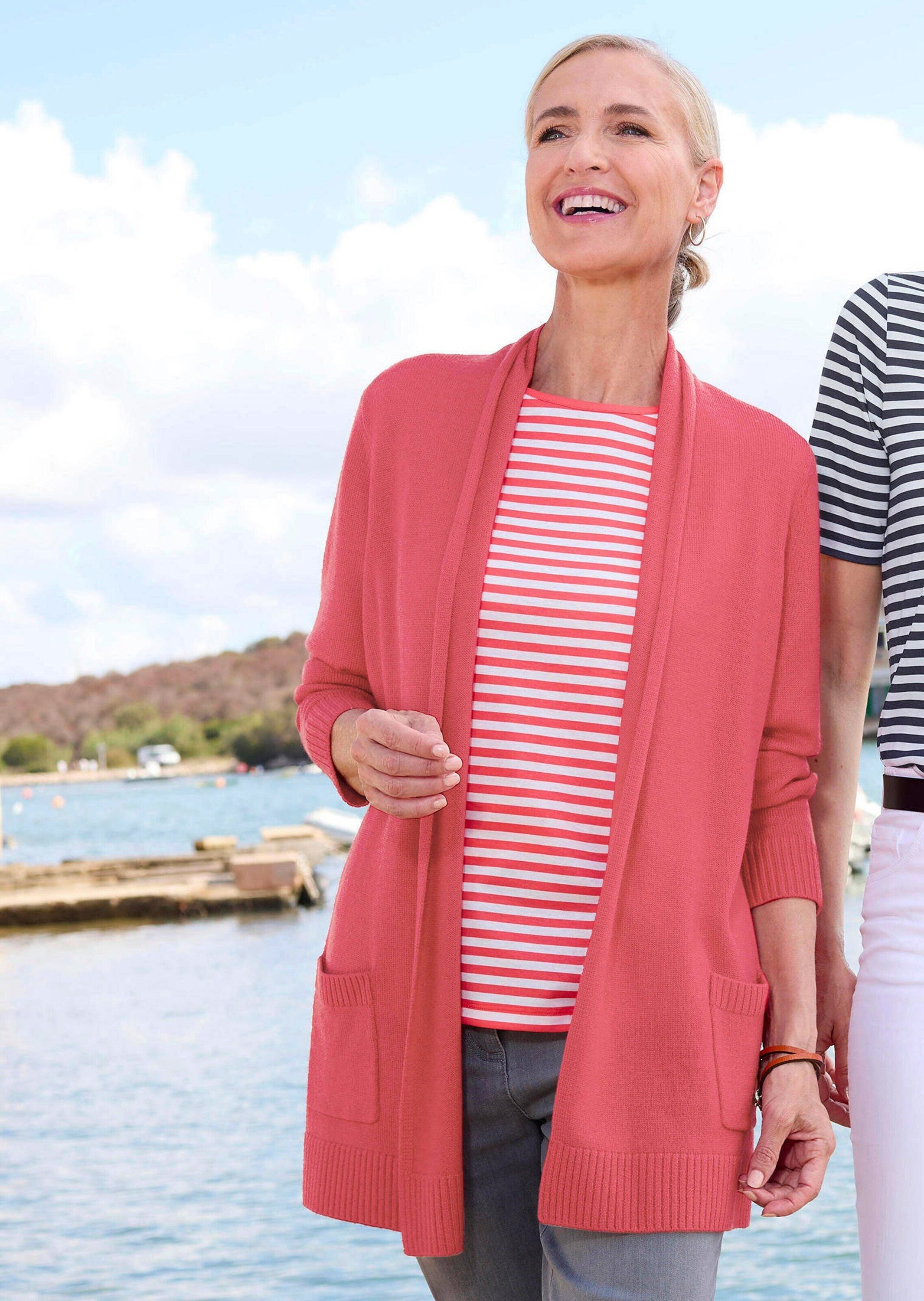 GOLDNER T-Shirt Kurzgröße: Stilvolles Streifenshirt für Damen Basicshirt mit U-Boot-Ausschnitt, Streifenmuster, aus Jersey