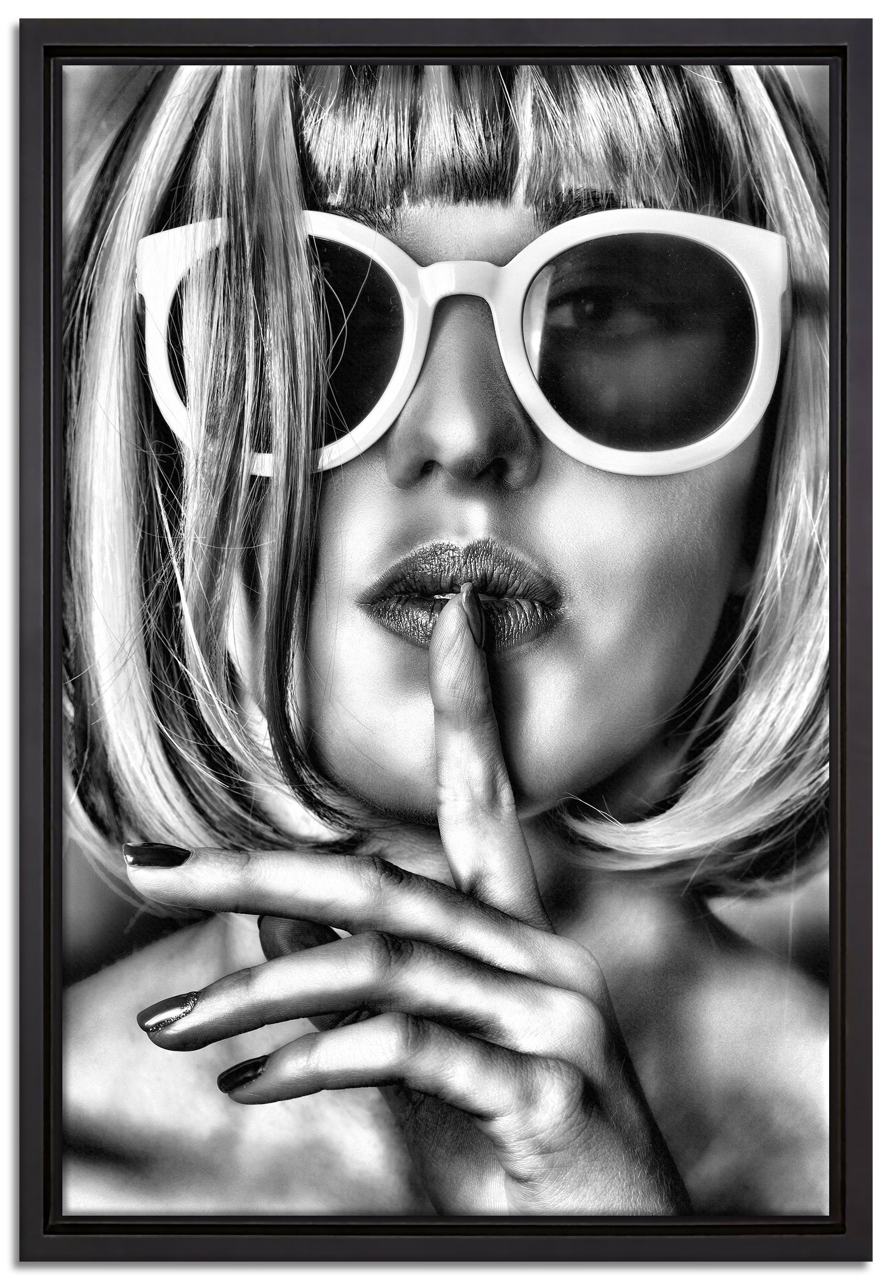 Pixxprint Leinwandbild in Schattenfugen-Bilderrahmen Haaren, inkl. St), Zackenaufhänger einem Frau (1 mit bespannt, gefasst, Leinwandbild fertig Wanddekoration