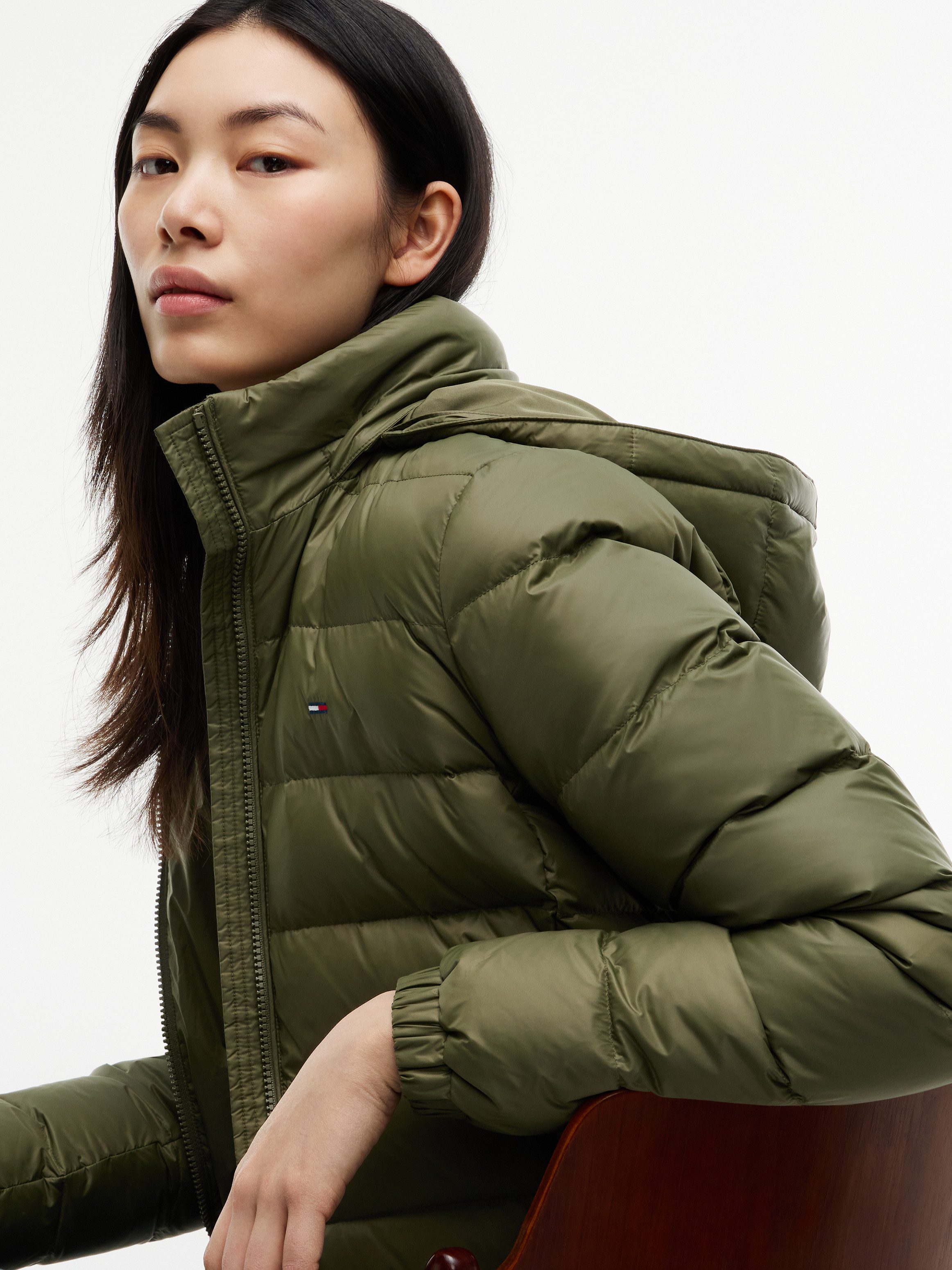 Tommy Jeans Steppmantel TJW ESSENTIAL HOODED DOWN COAT Kunstfaser
