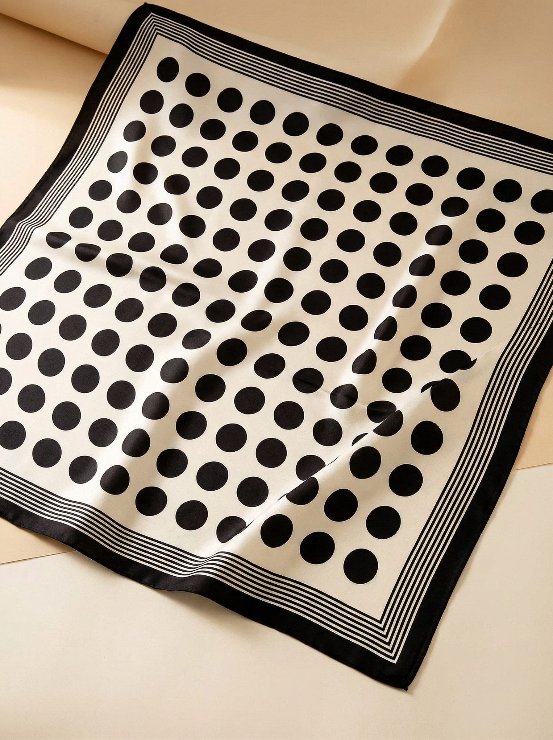 Kleelein Seidentuch Seidentuch Klassisch & Vintage Chic 100% Seide Hochwertiger Schal, (Seidentücher-Set), Geometrisches Muster, Polka Dots, Vintage Blütenranken, Premium-Seide