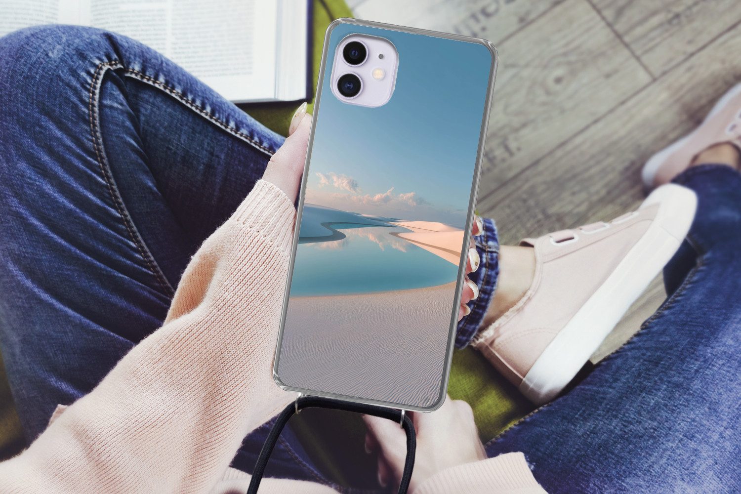 MuchoWow Handyhülle für Apple iPhone 12 Dünen - Teich - Unendliche Stille, Tragbare Handyhüllen mit Kette zum umhängen, Handykette Handyband
