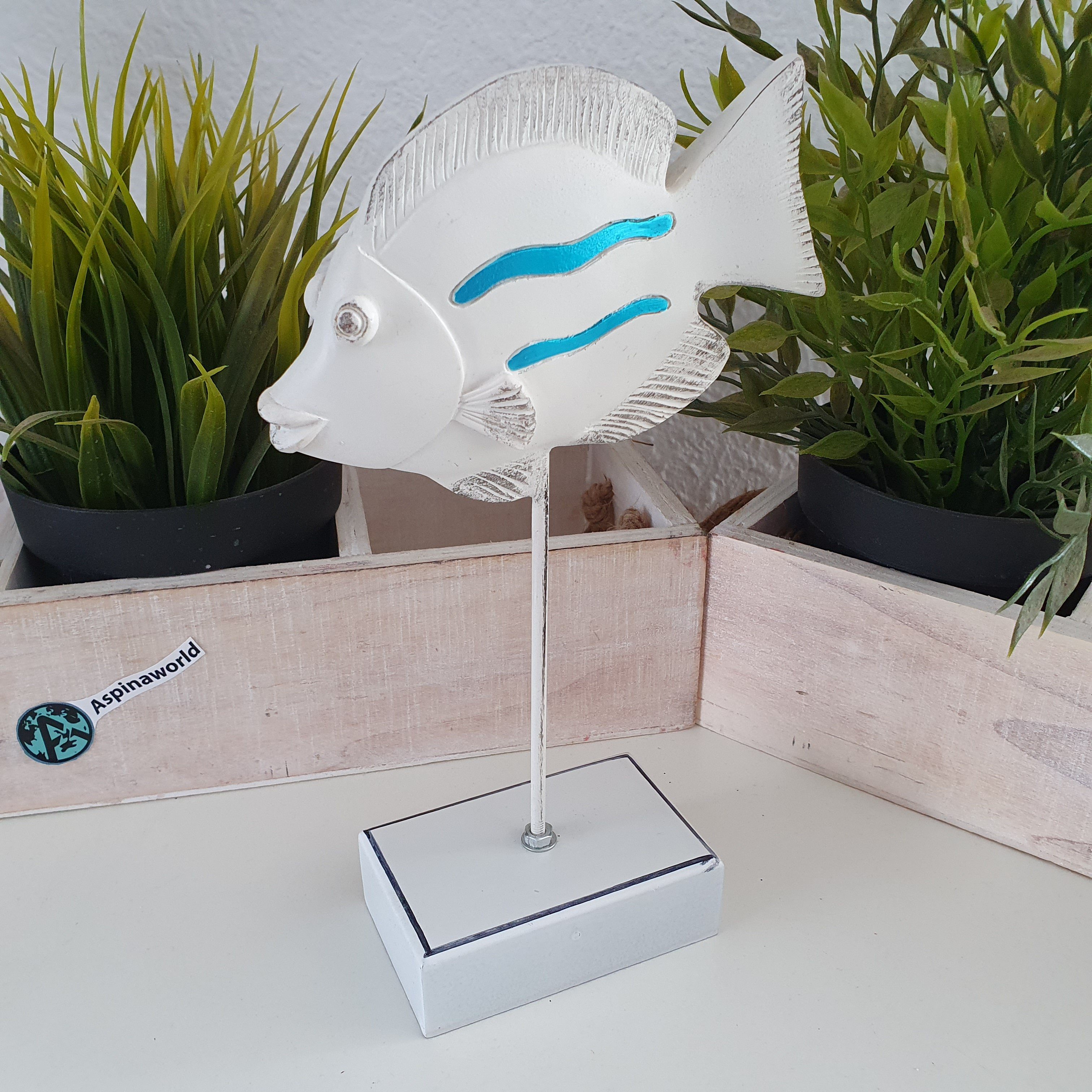 Aspinaworld Dekofigur Deko Fisch Figur auf Sockel mit Mosaiksteinchen 20 cm