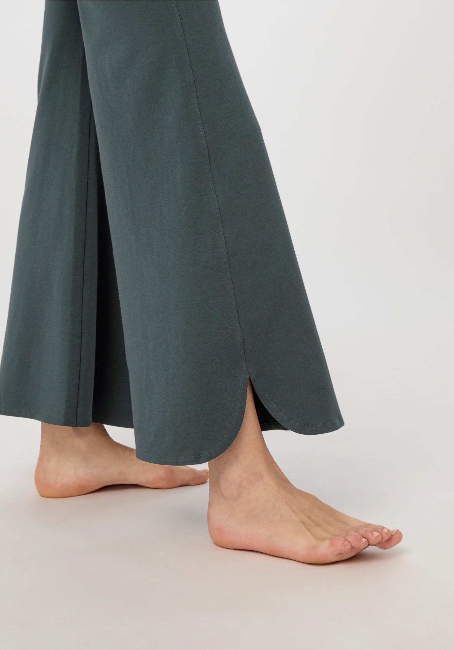 Shorts (1-tlg) dunkelgrün aus Hessnatur Bio-Baumwolle