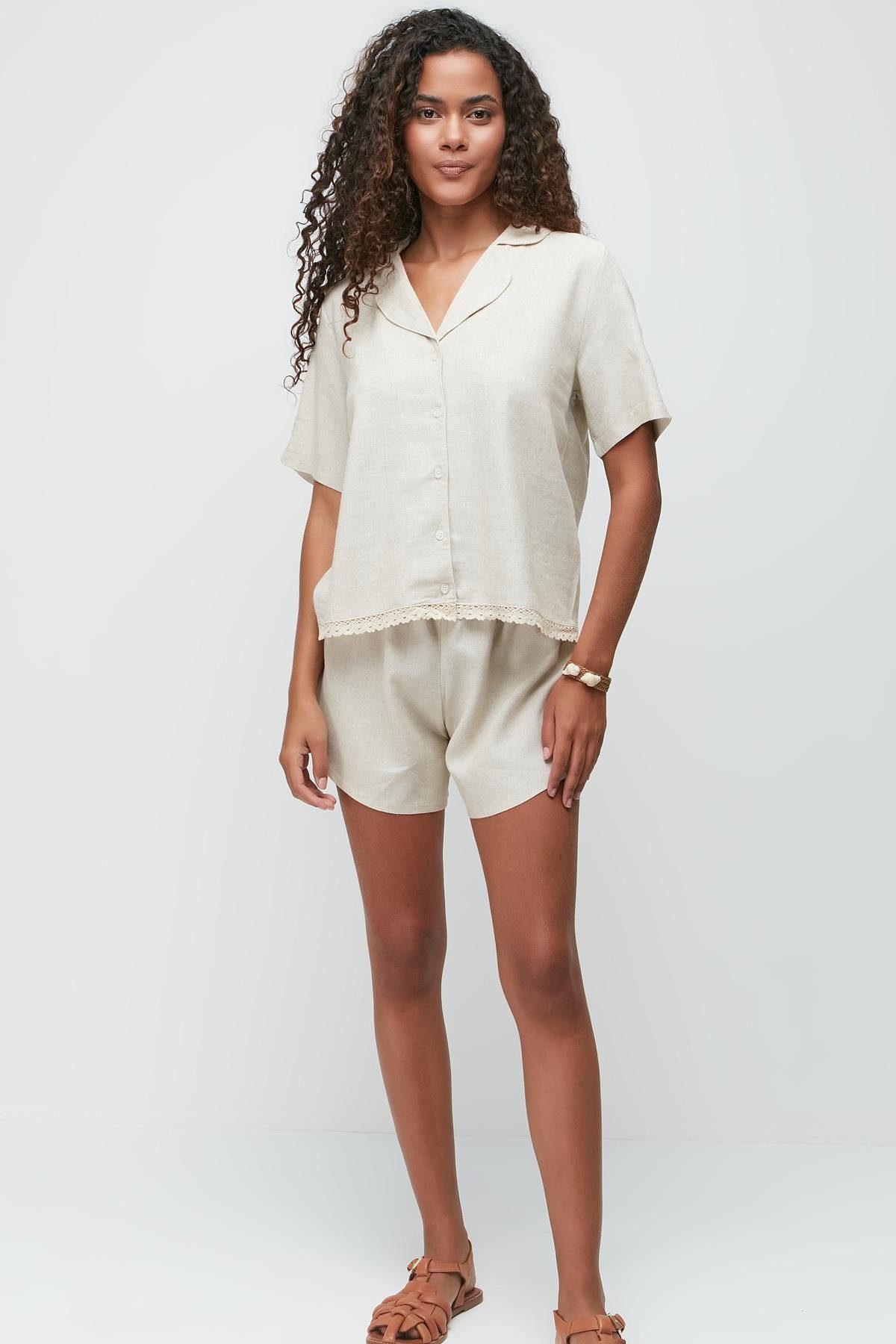 C&CITY Hosenanzug Kurzarm Spitzen Detail Shirt günstig online kaufen