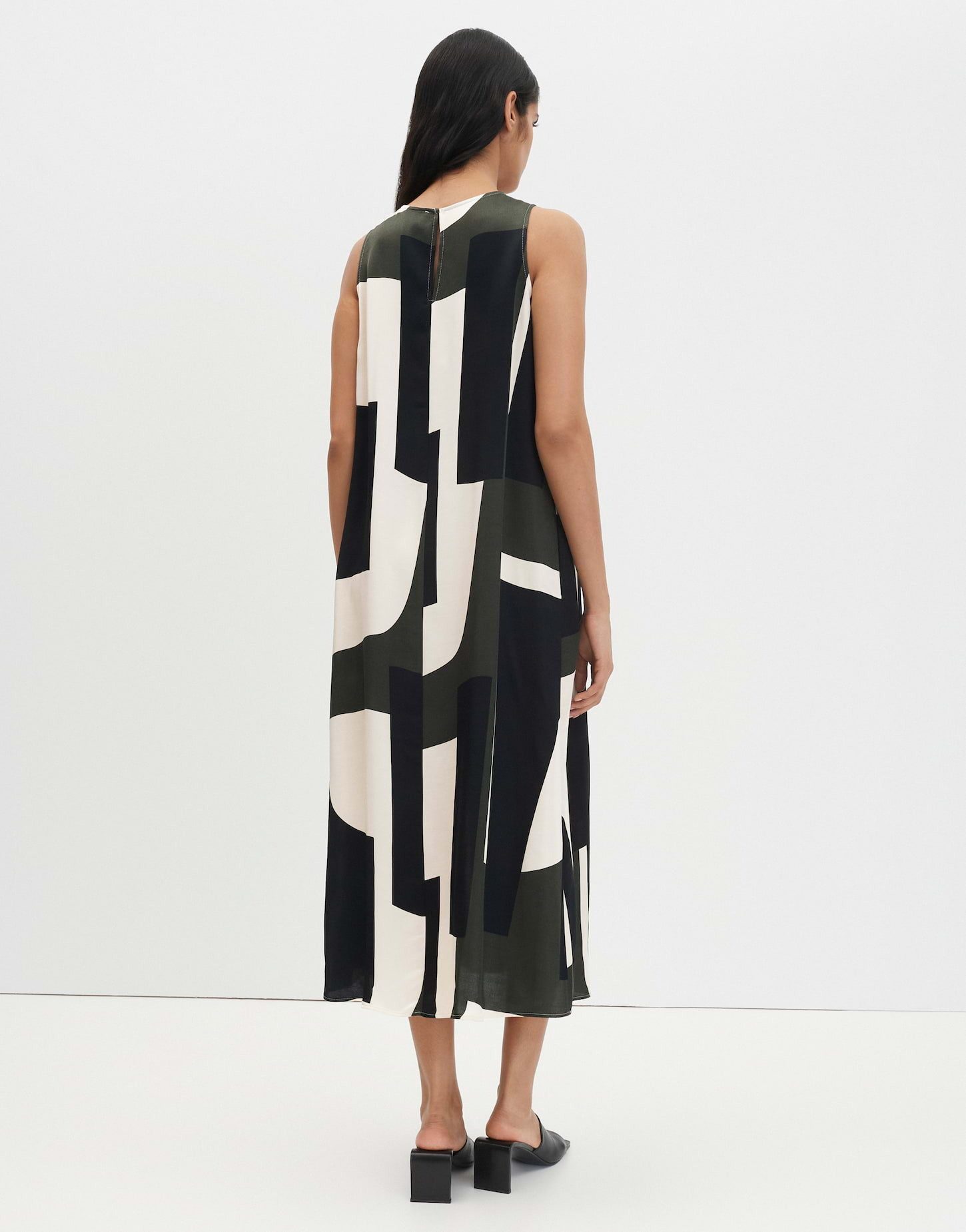 someday Trägerkleid Quileena aus Webware mit abstraktem Print Mit Print, Raffungen und Seitentaschen