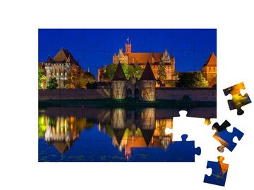 puzzleYOU Puzzle Schloss Malbork über dem Fluss Nogat, Polen, 48 Puzzleteile, puzzleYOU-Kollektionen Polen