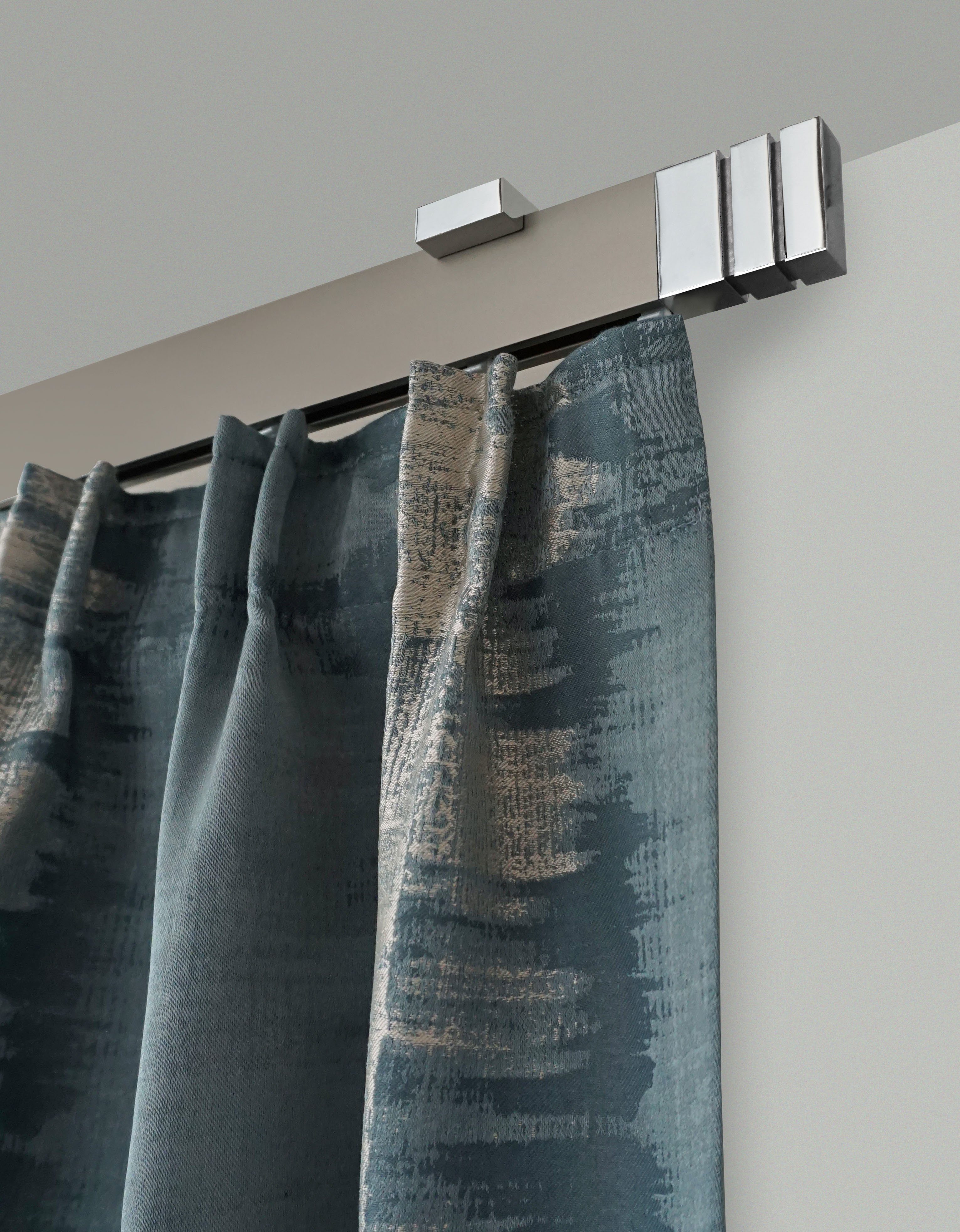 Iso-design Gardinenstange Kiefer Mit Blauen Enden - Stylisch & Natürlich