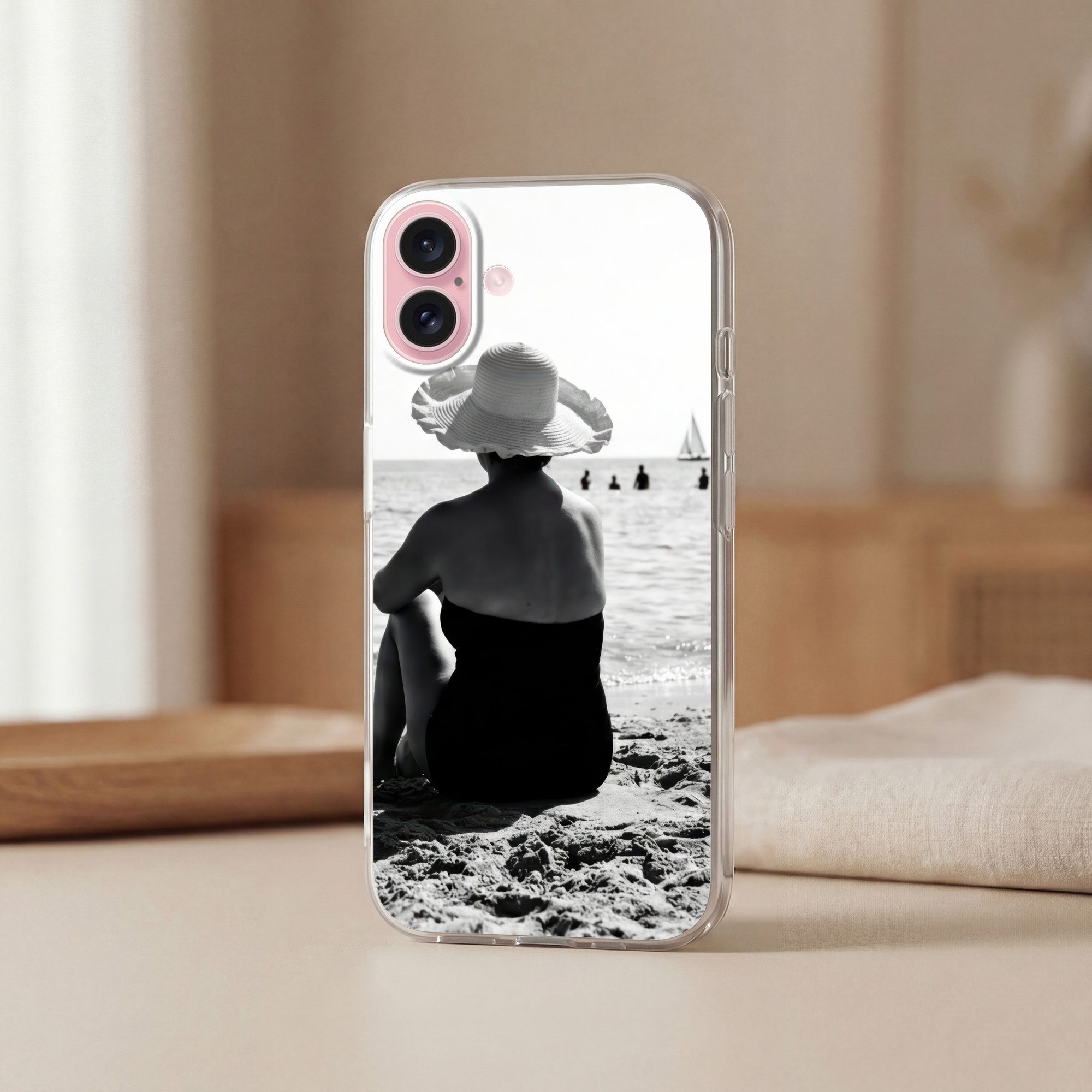 MuchoWow Handyhülle für Apple iPhone 16 Frauen - Sonnenhut - Strand - Schwarz - Weiß, Smartphone-Bumper, Print, Handy Schutzhülle Dünn