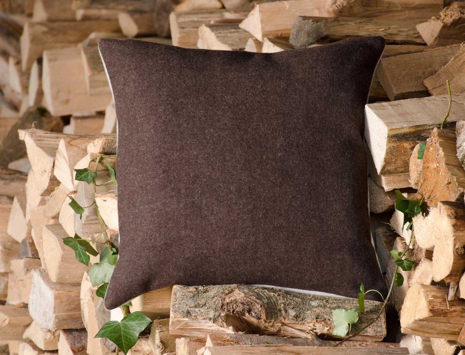 Wohnen und Accessoires GmbH & Co. KG Dekokissen Doubleface Wollkissen Königssee aus 100% Merinowolle, strapazierfähig