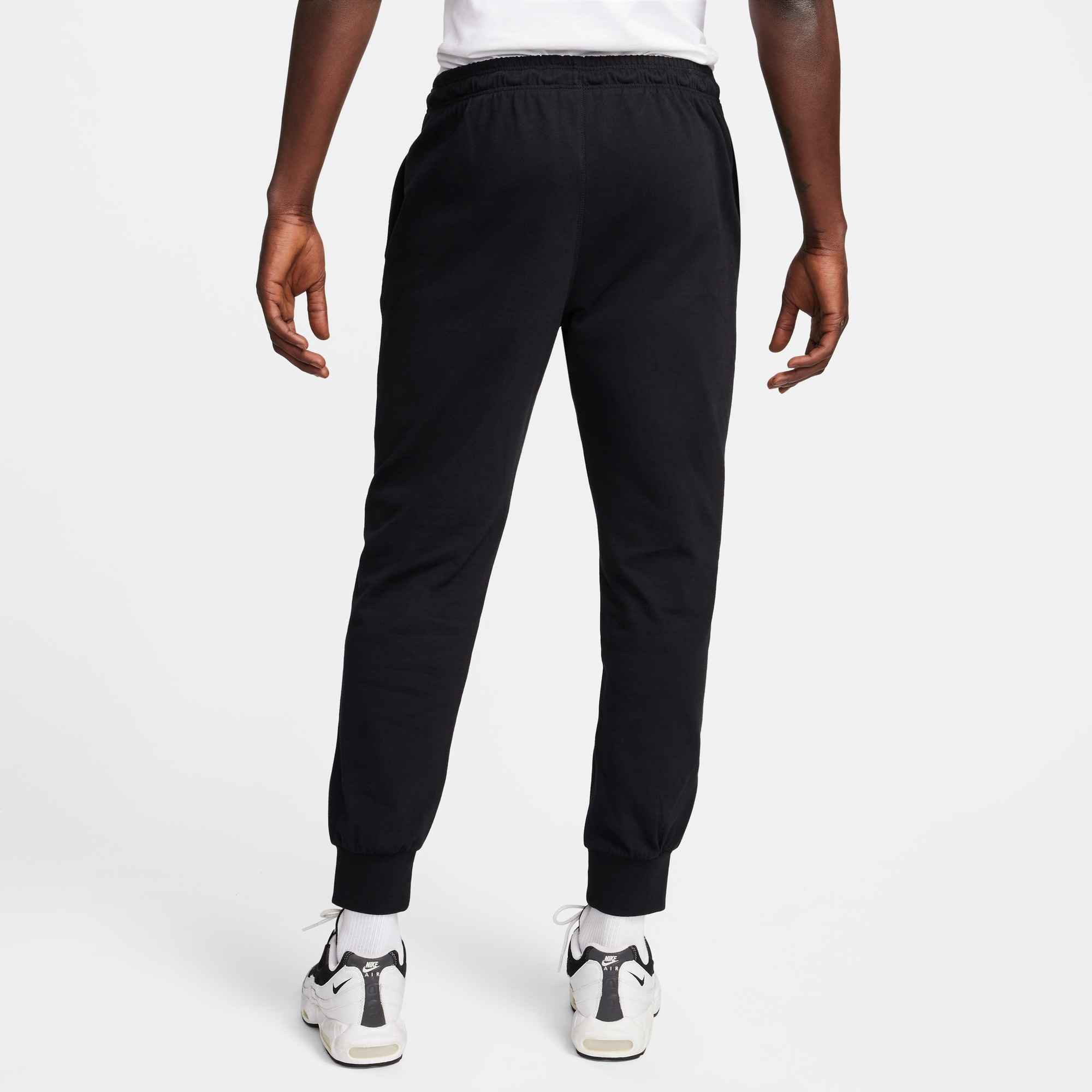 Nike Sportswear Jogginghose Nike Club Men's Knit Joggers mit Eingrifftaschen, aus weichem Jersey-Material
