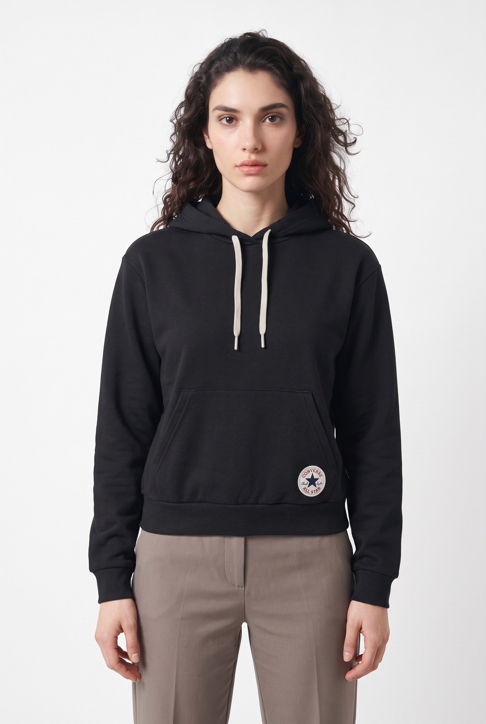 Converse Kapuzensweatshirt CHUCK PATCH HOODIE mit Rundhalsausschnitt, Langarm, aus Baumwolle und Polyester